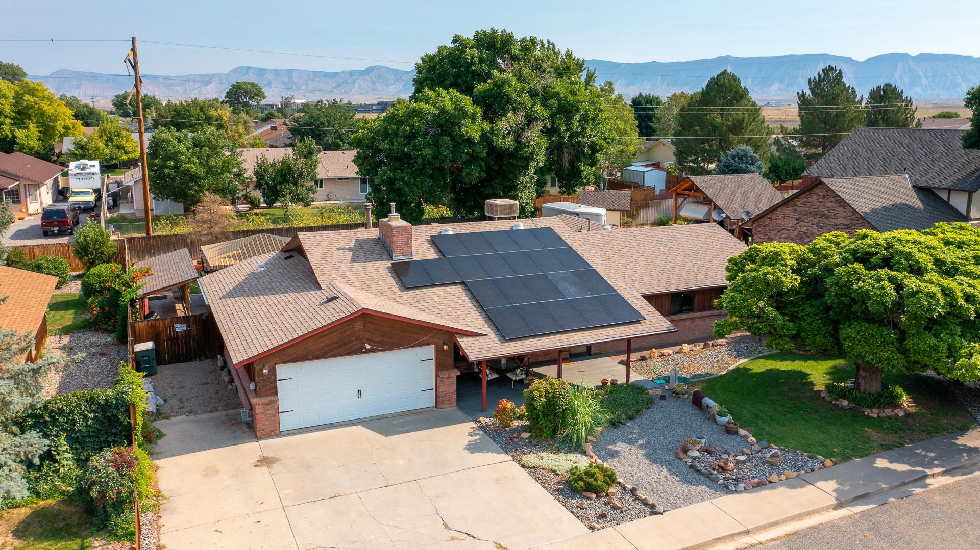 2412 Applewood Circle