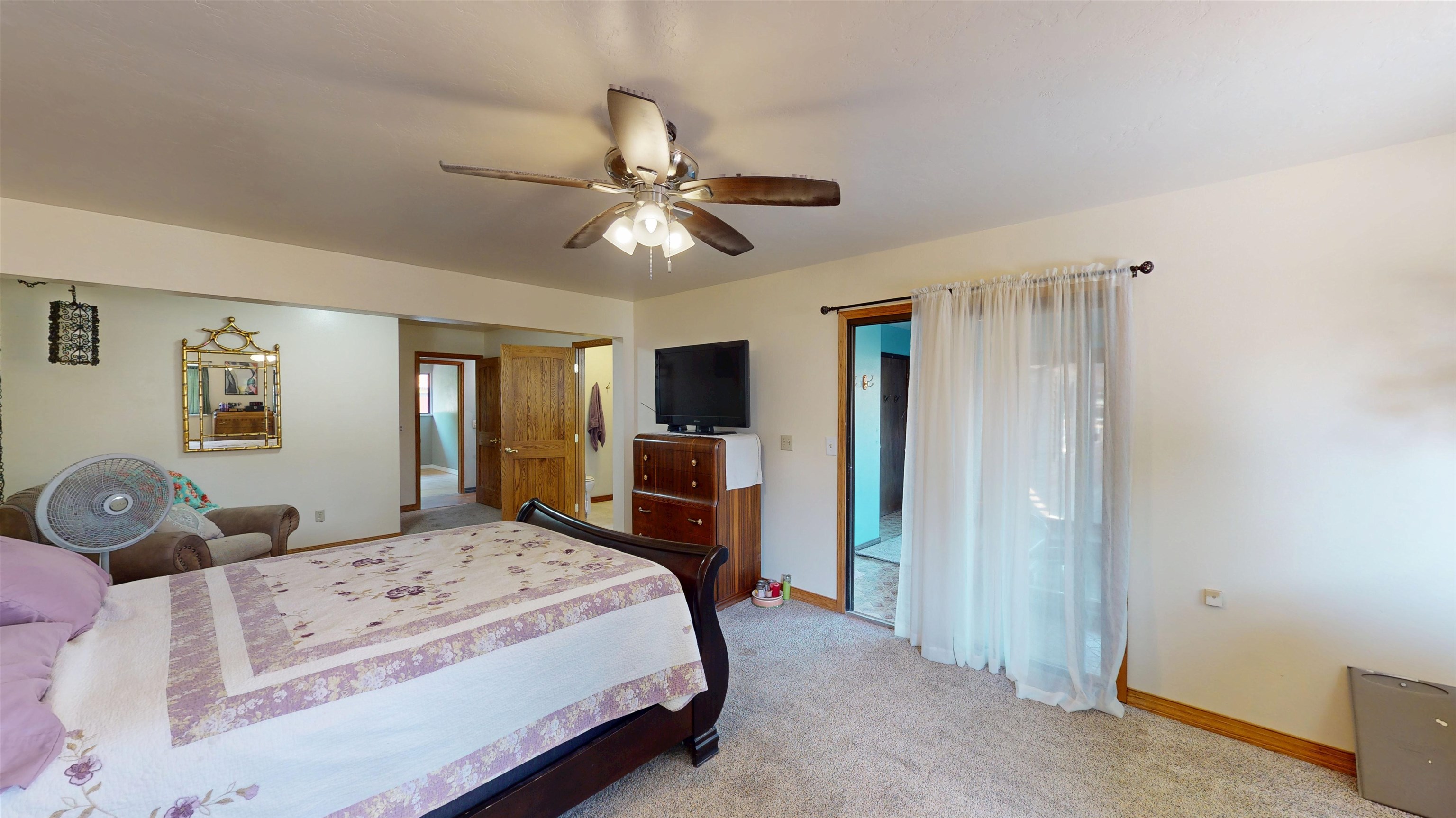 2412 Applewood Circle