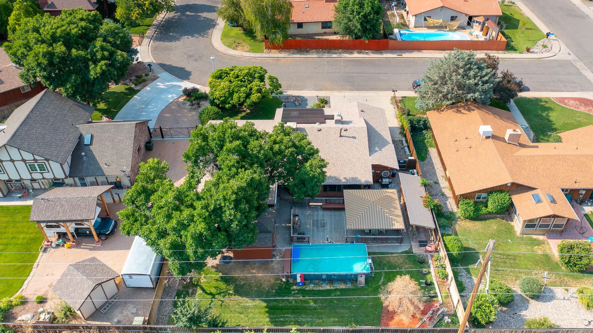 2412 Applewood Circle
