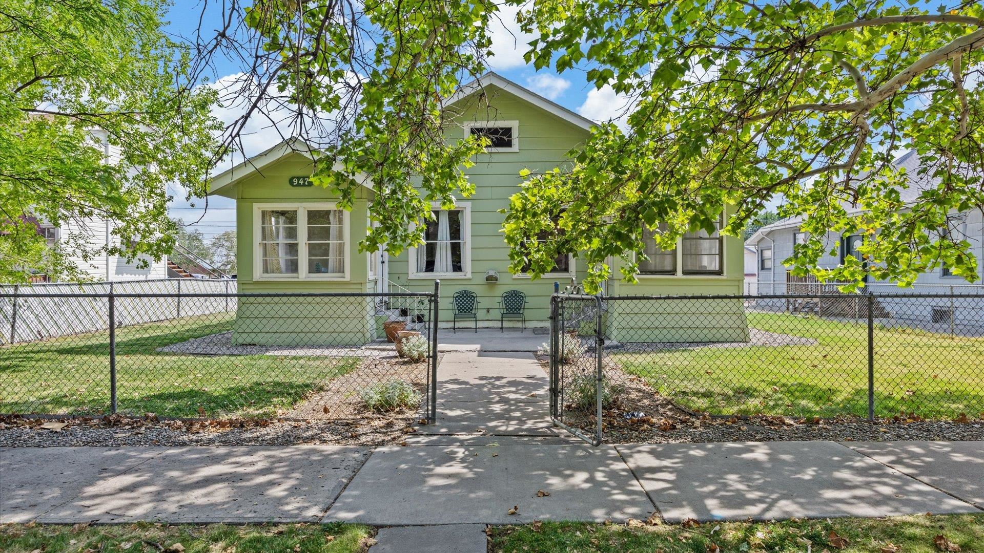 945 Colorado Avenue