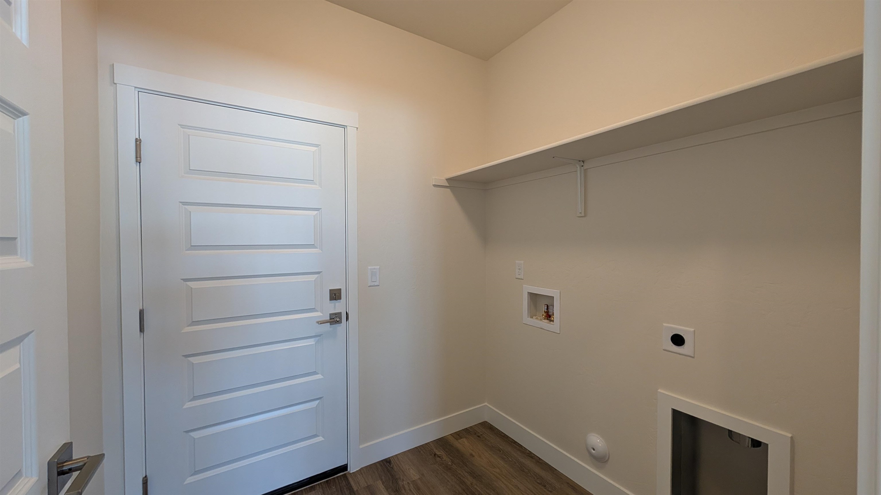 1058 Tungsten Way