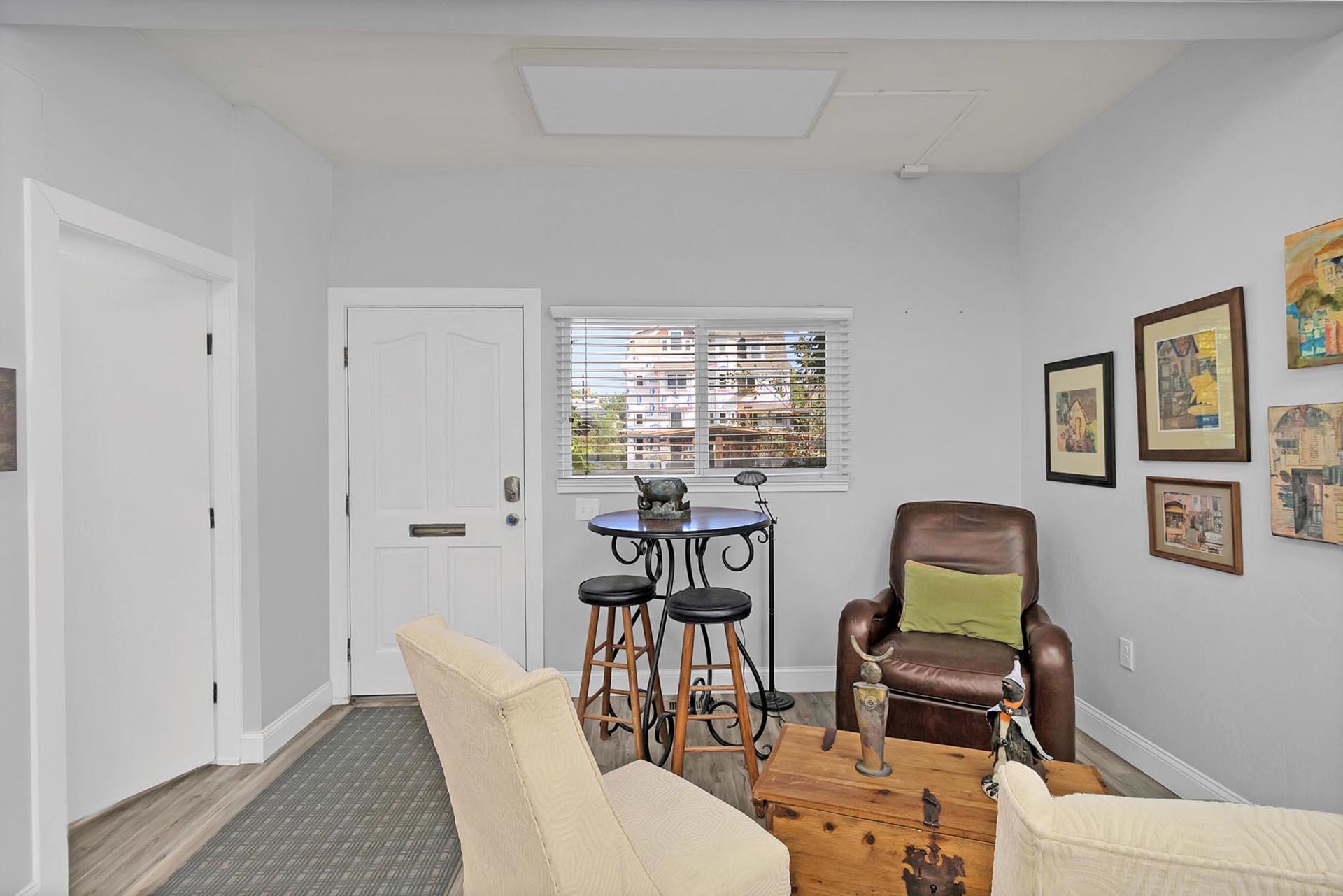 825 Rood Avenue