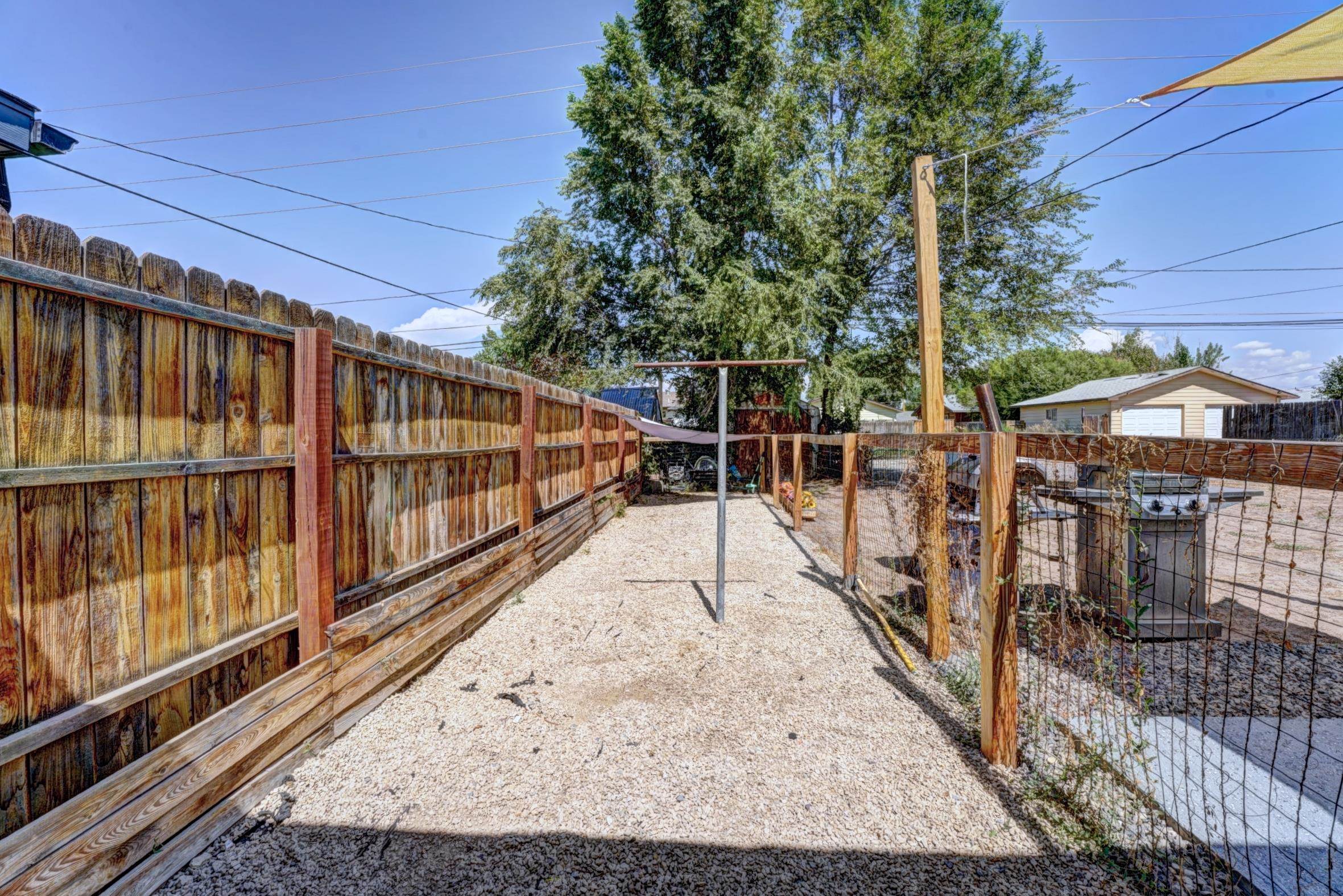 1039 E Aspen Avenue