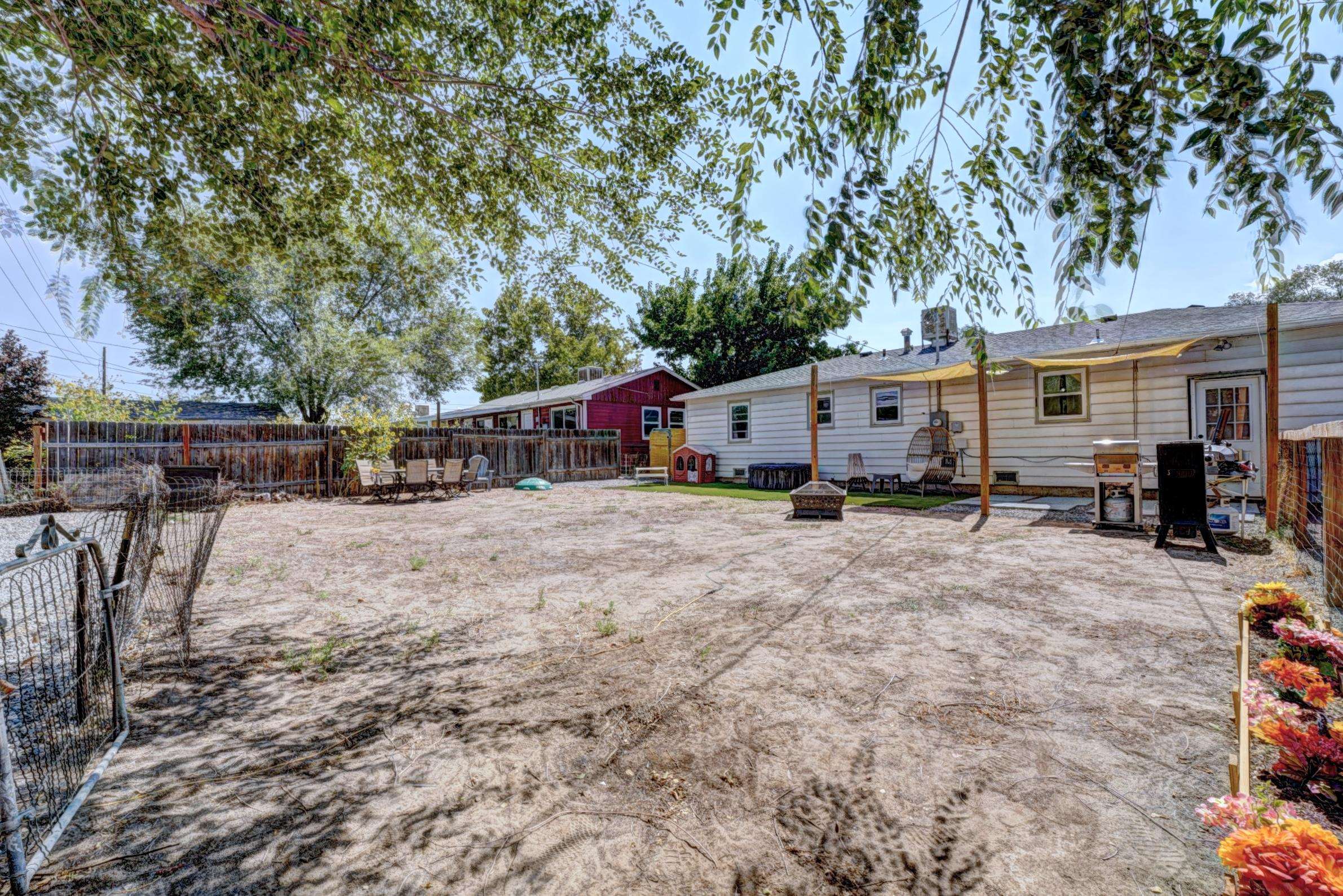 1039 E Aspen Avenue