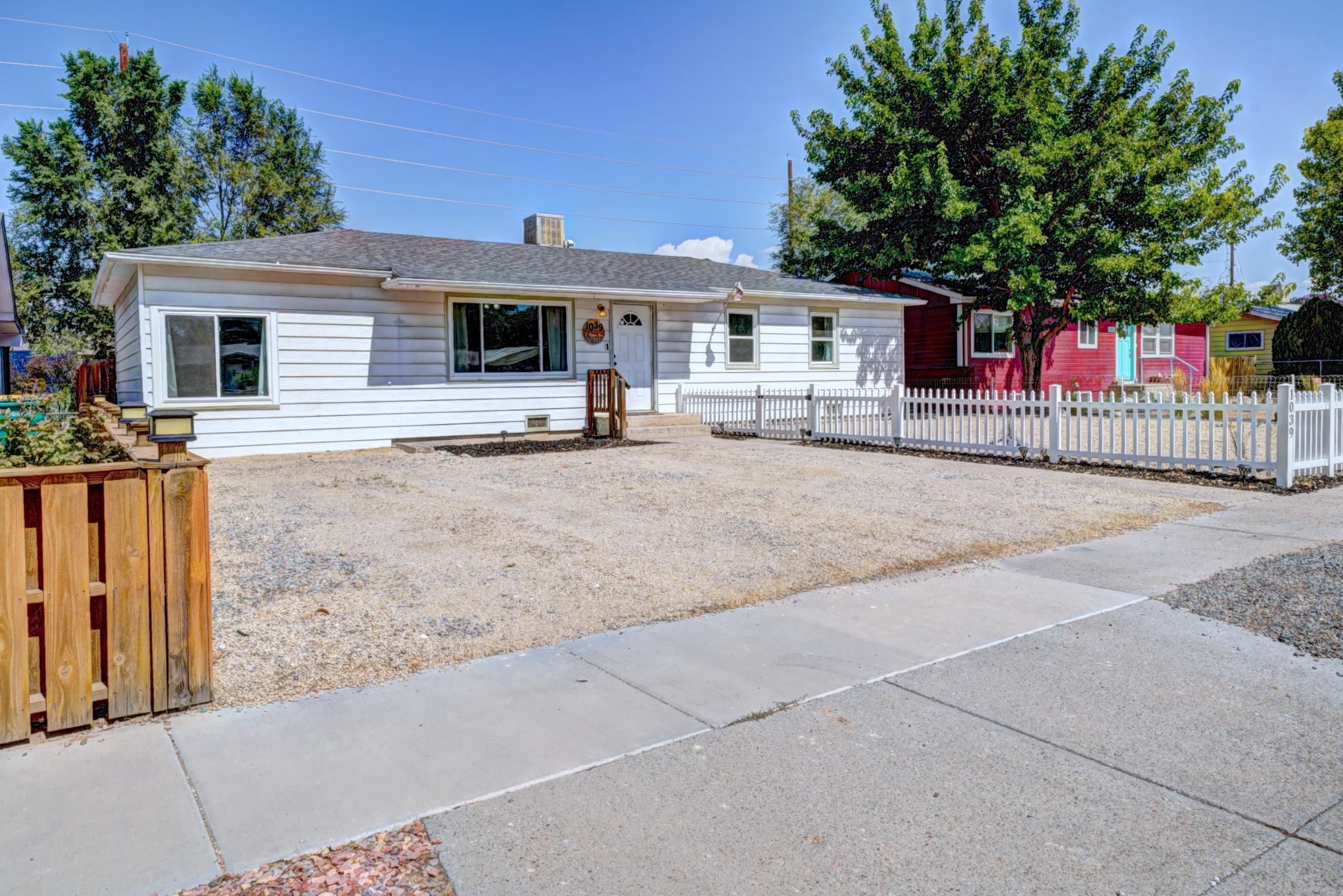 1039 E Aspen Avenue