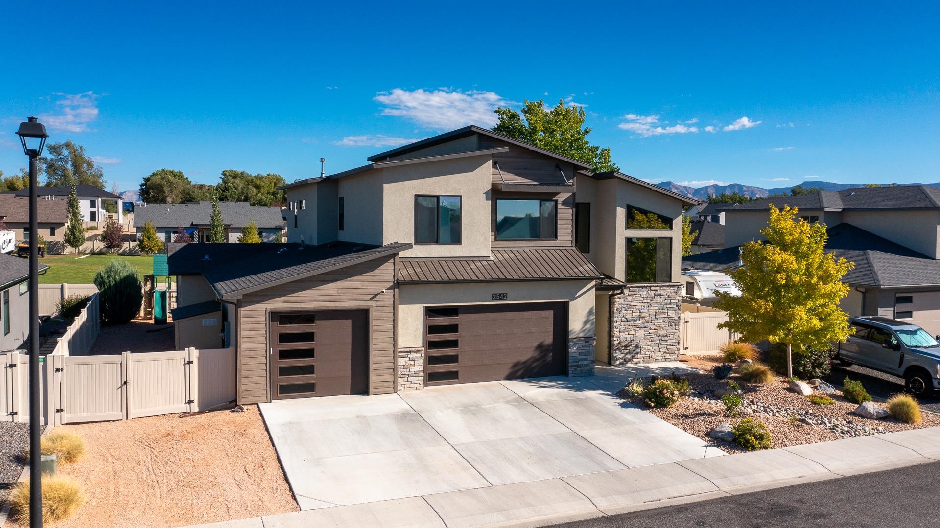 2542 Frying Pan Drive