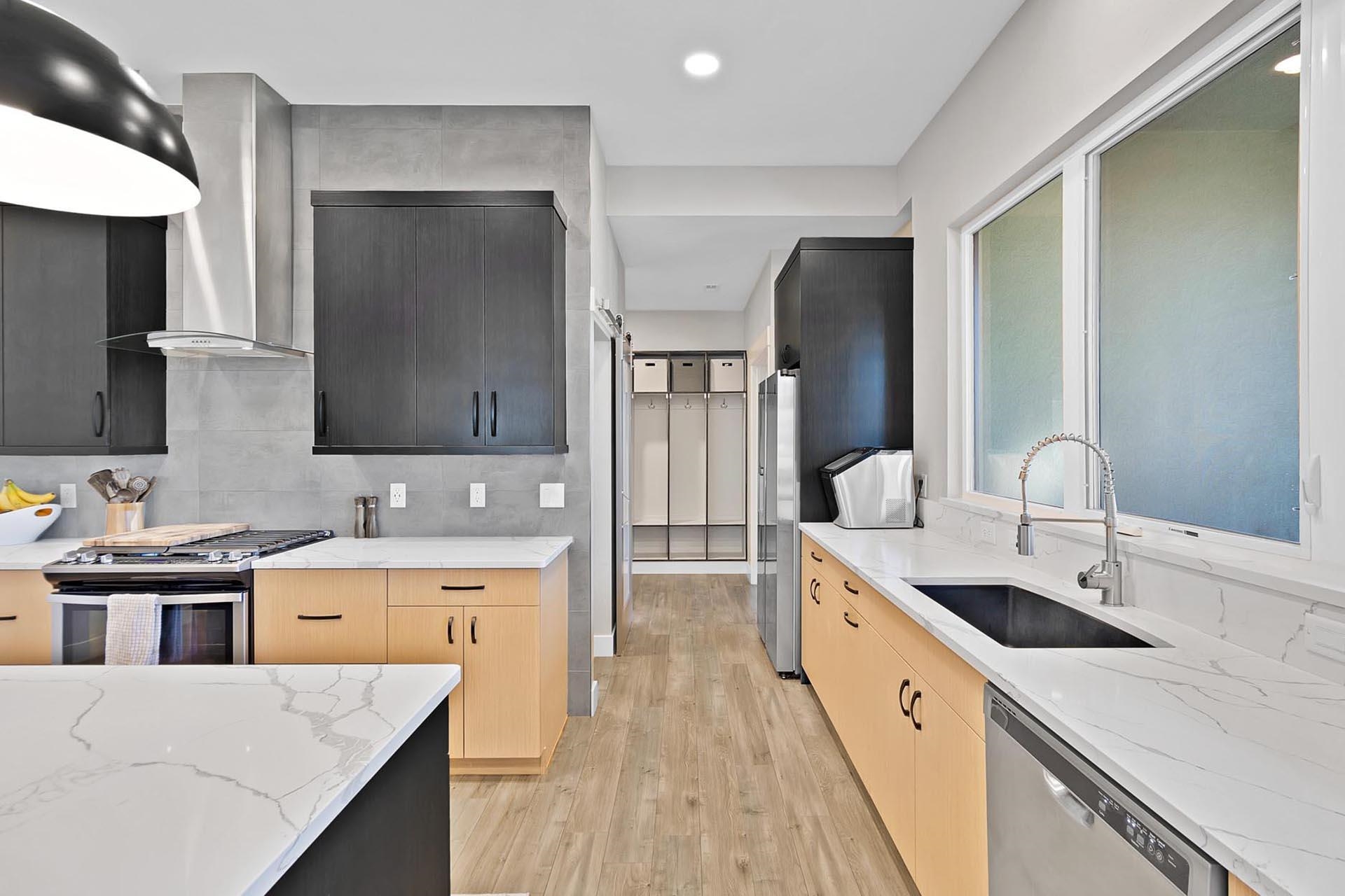 2542 Frying Pan Drive