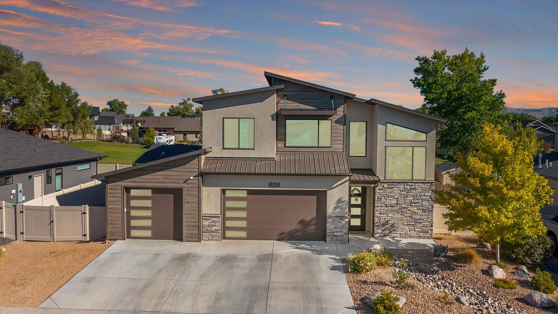 2542 Frying Pan Drive