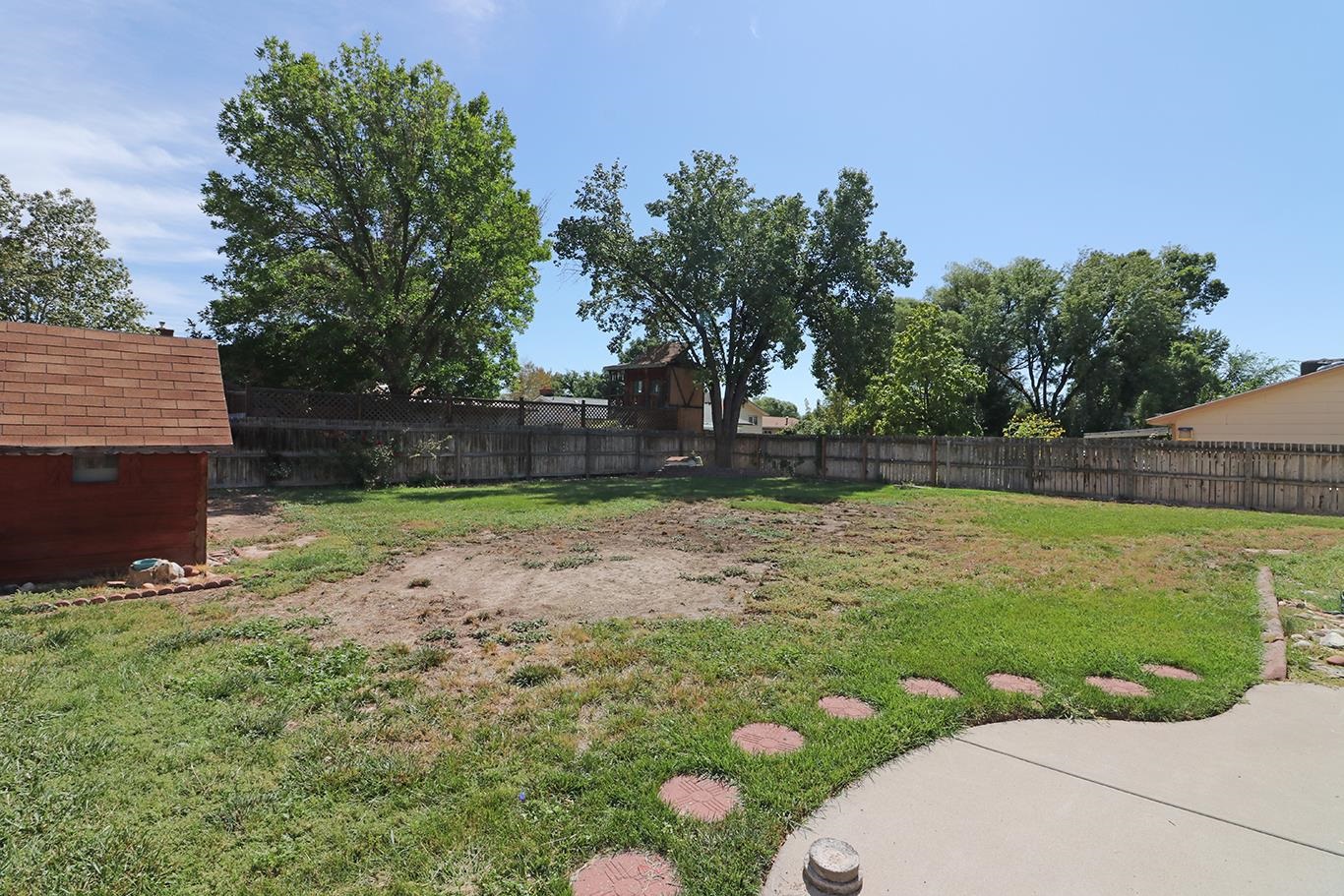 608 1/2 Broken Spoke Road
