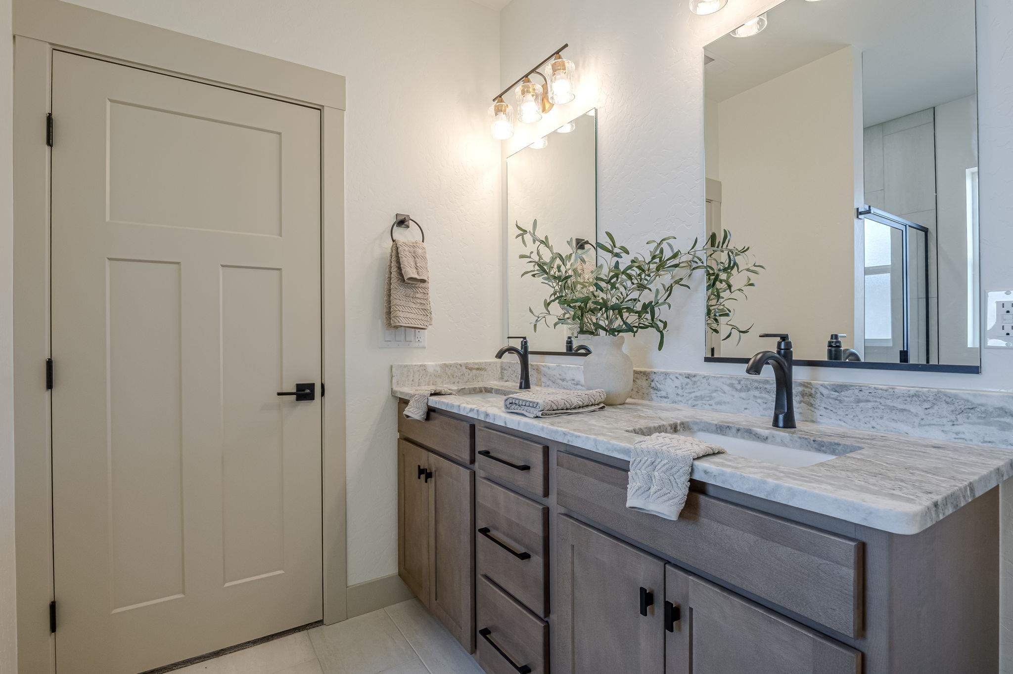 2876 Rock Creek Drive Unit: B