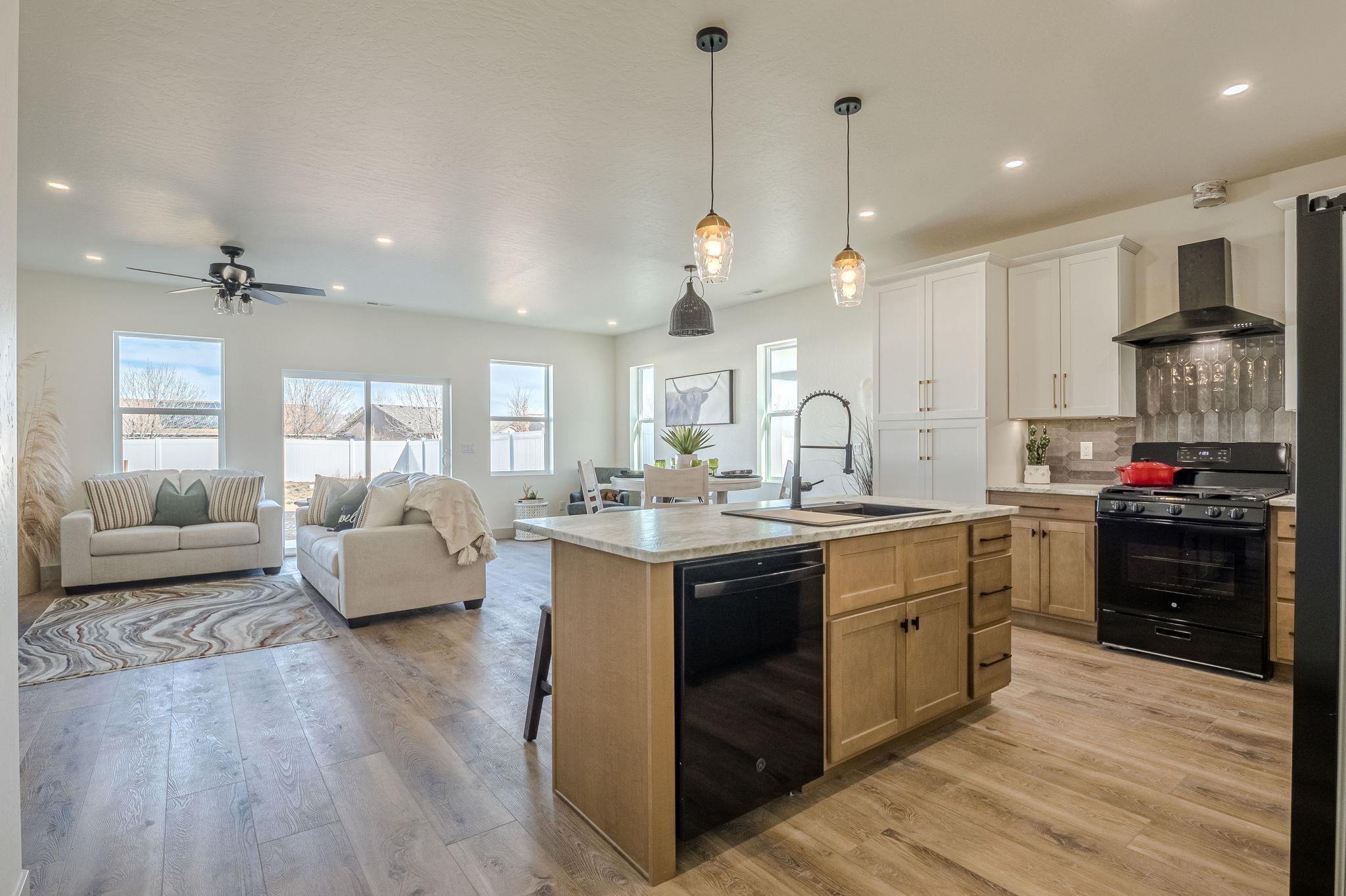 2876 Rock Creek Drive Unit: B
