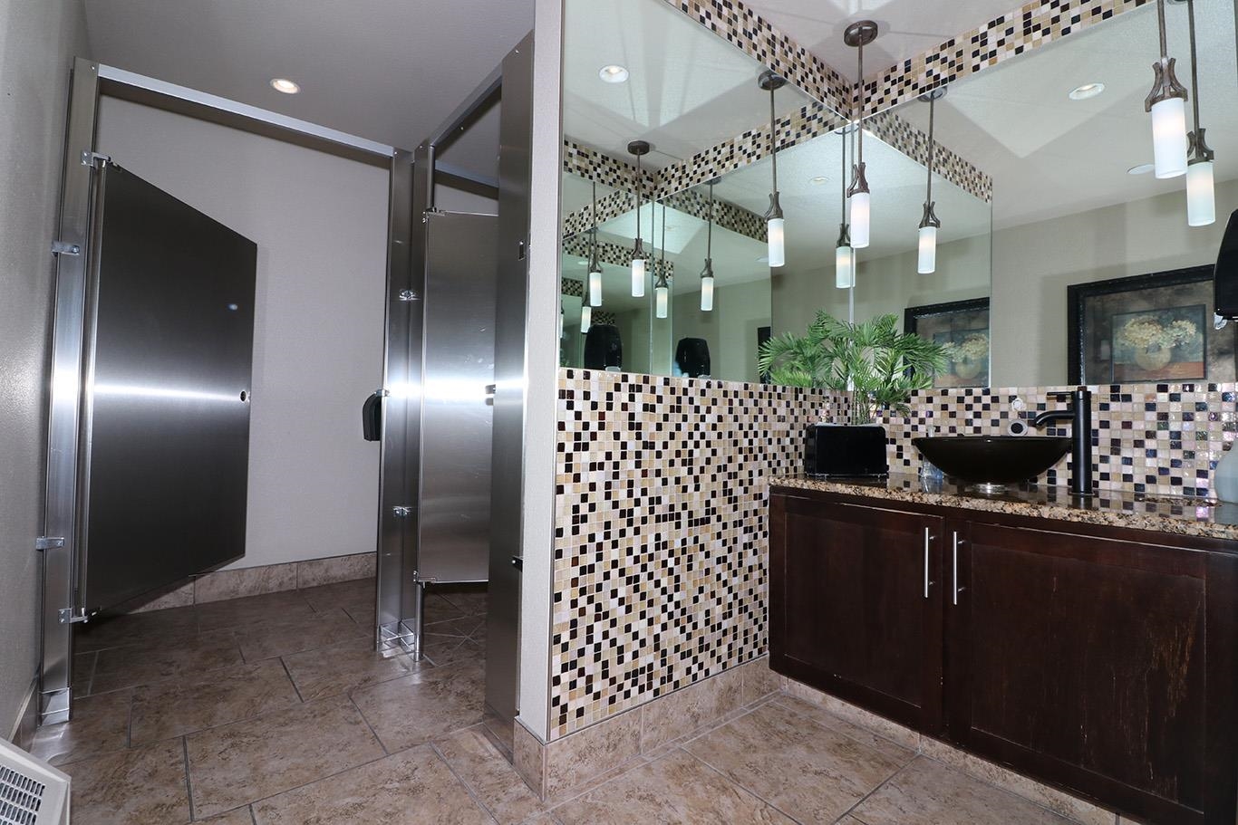 715 Horizon Drive