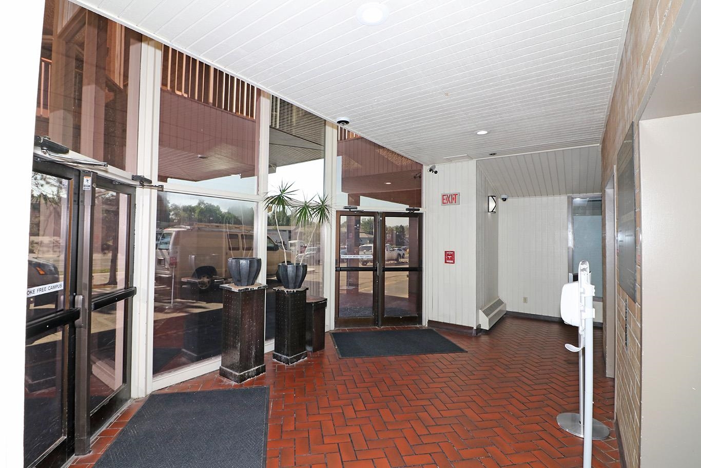715 Horizon Drive