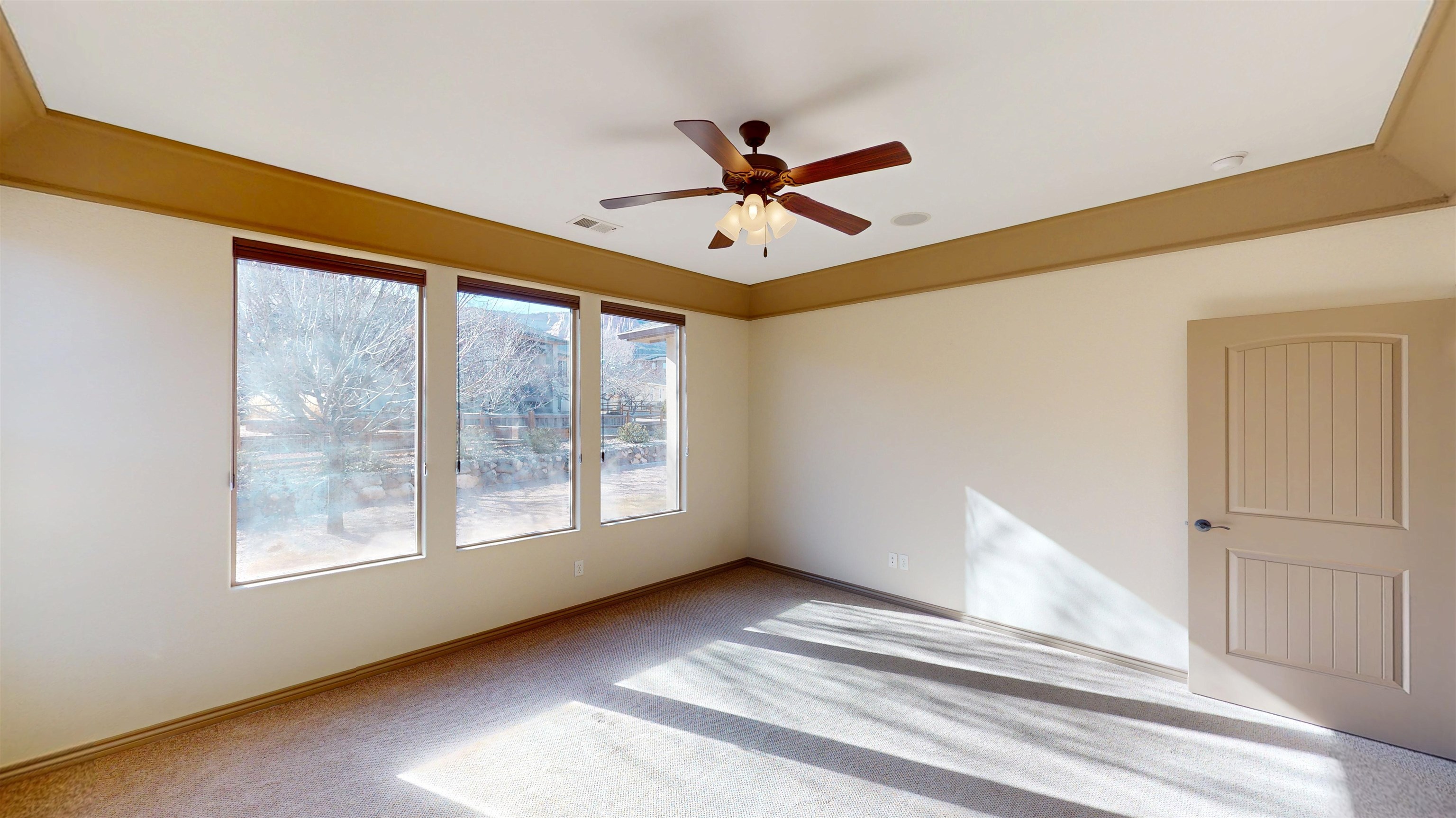 2085 Link Lane