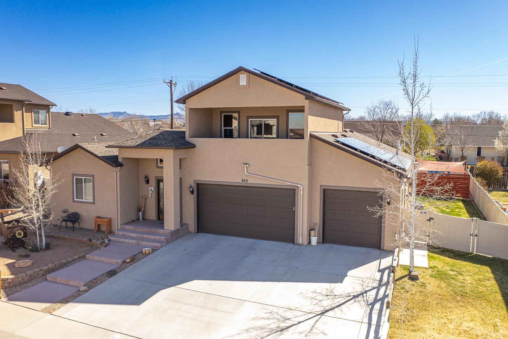 952 Echo Canyon Street