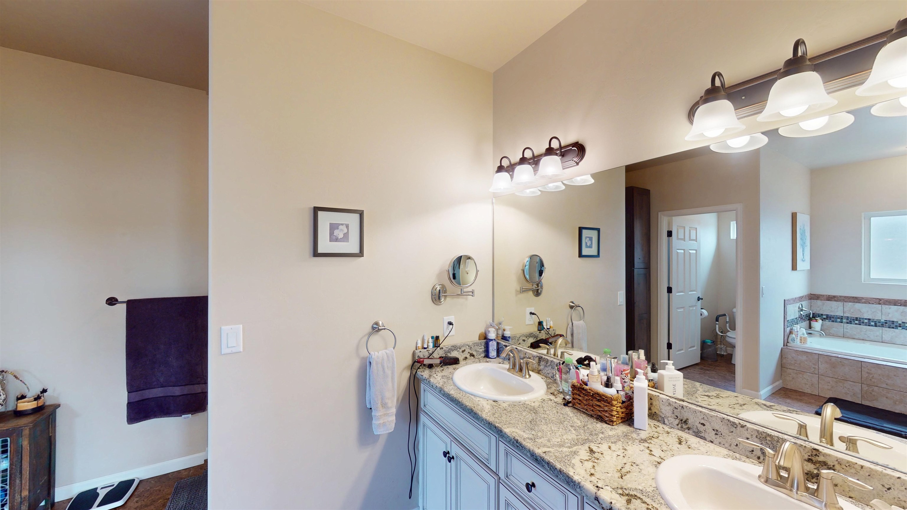 952 Echo Canyon Street