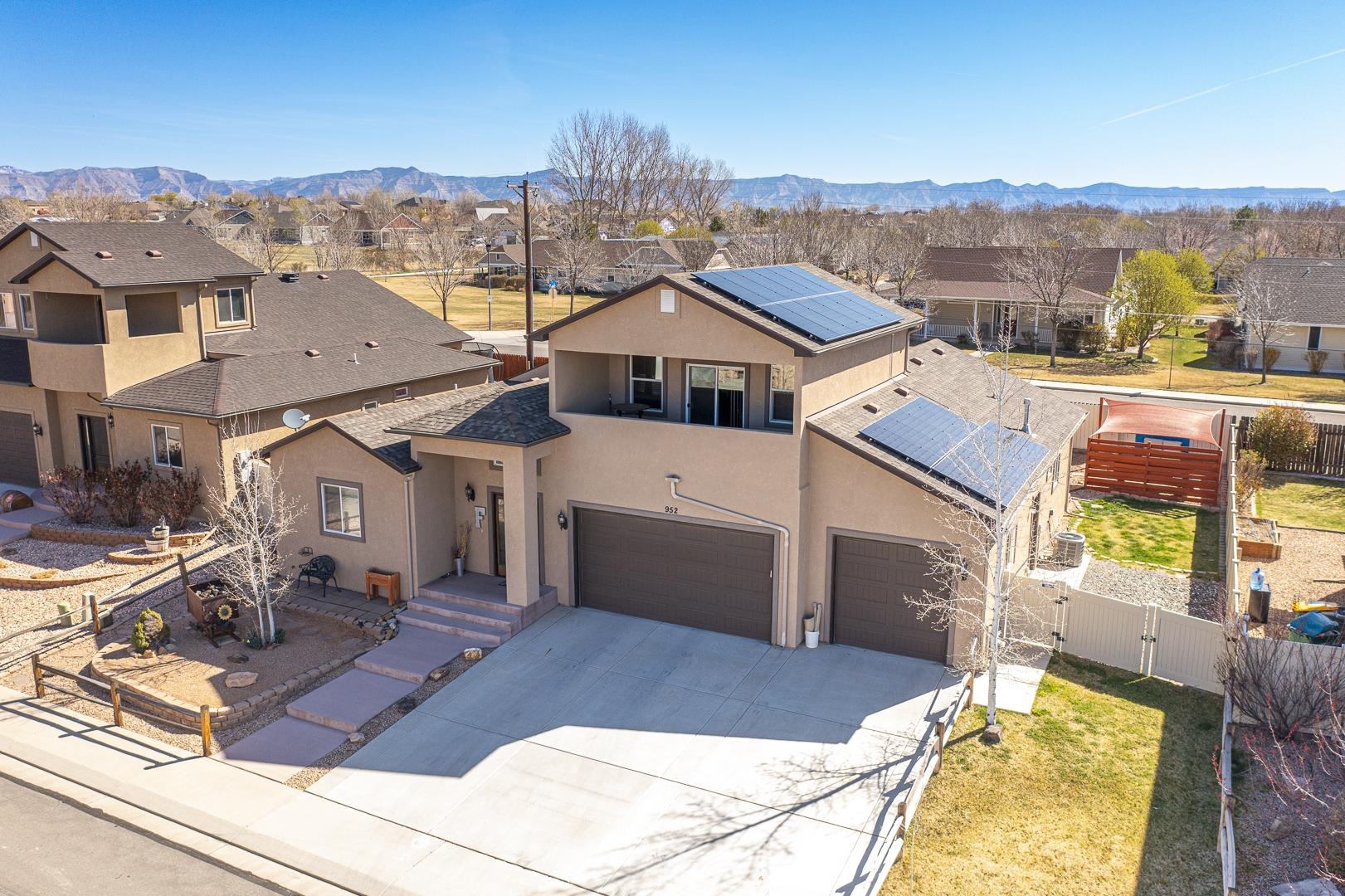 952 Echo Canyon Street