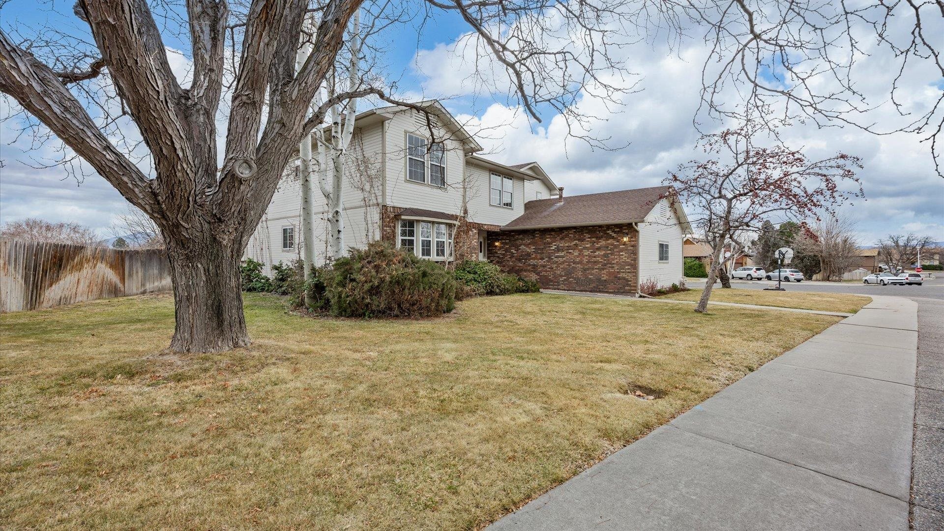 3610 Ponderosa Way