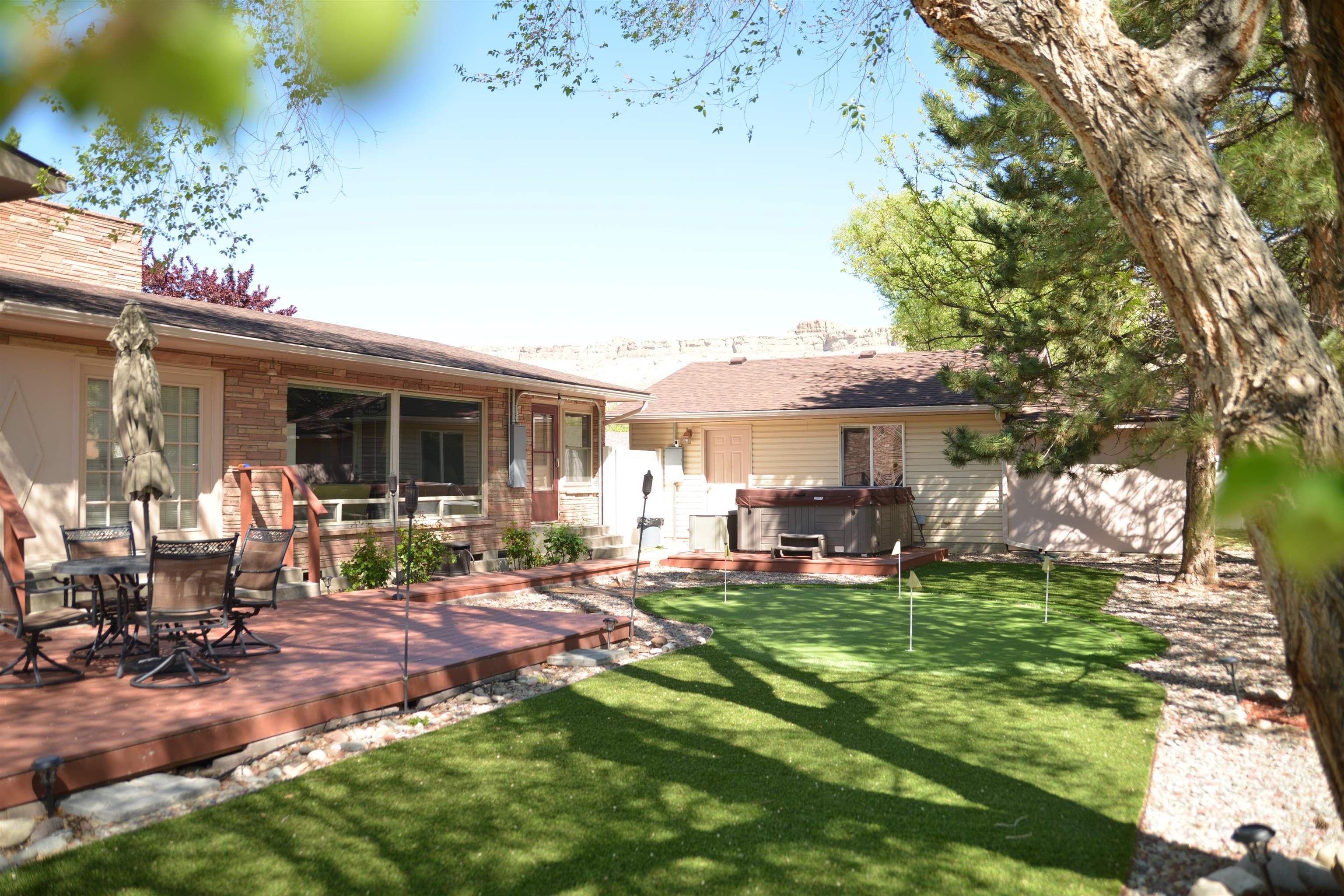 827 Lincoln Court