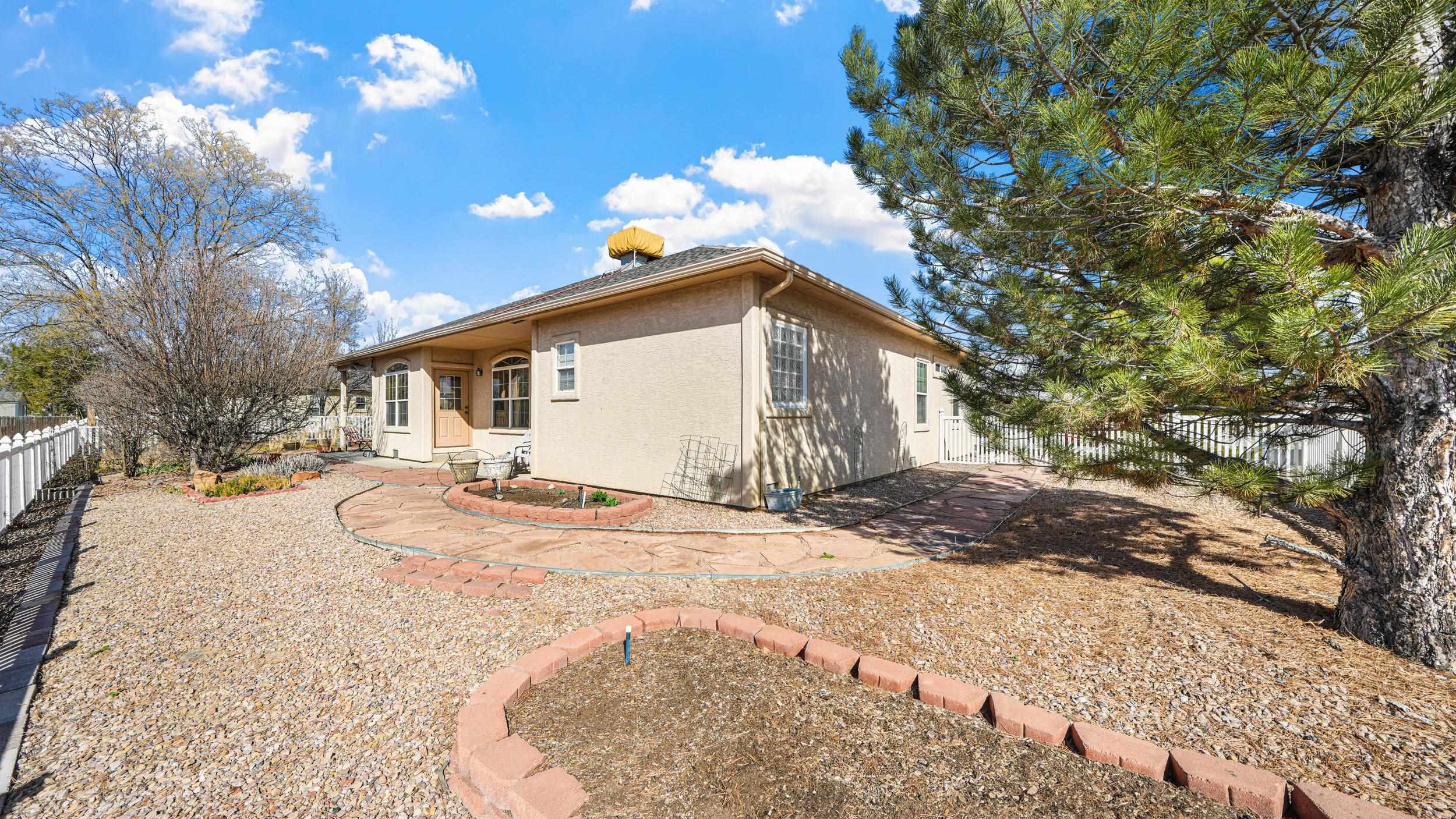715 Lochwood Way