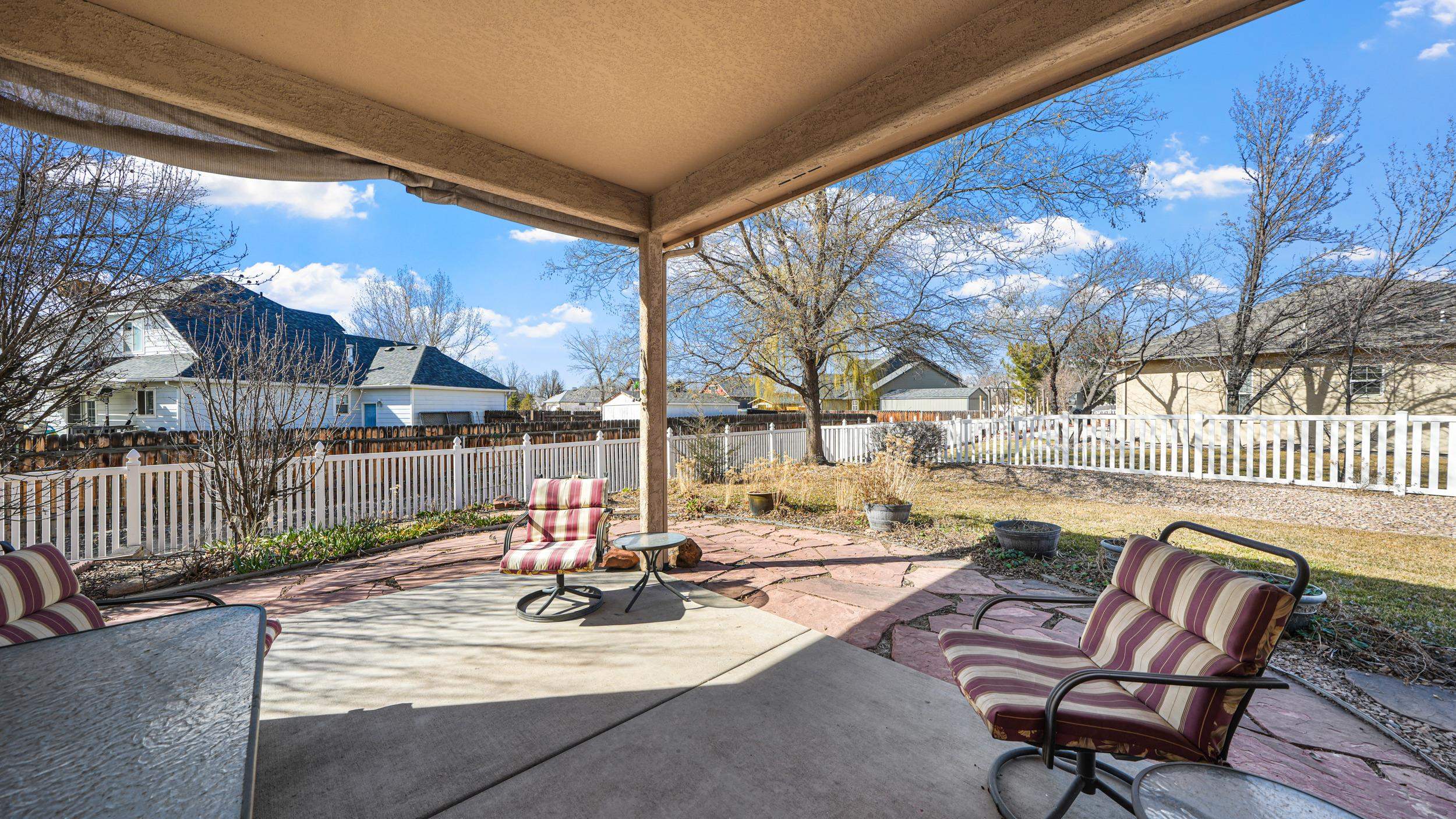 715 Lochwood Way