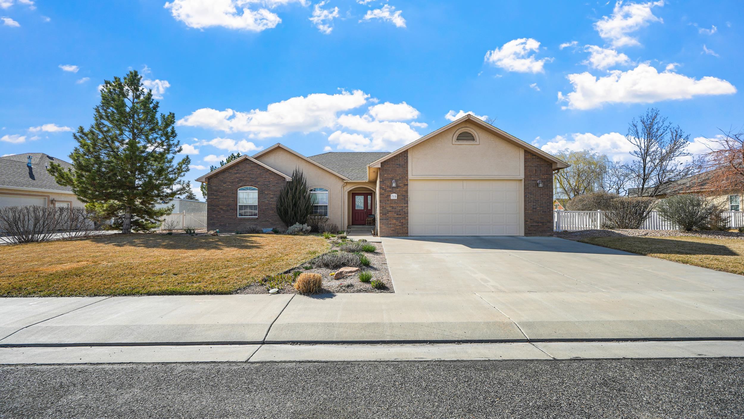 715 Lochwood Way