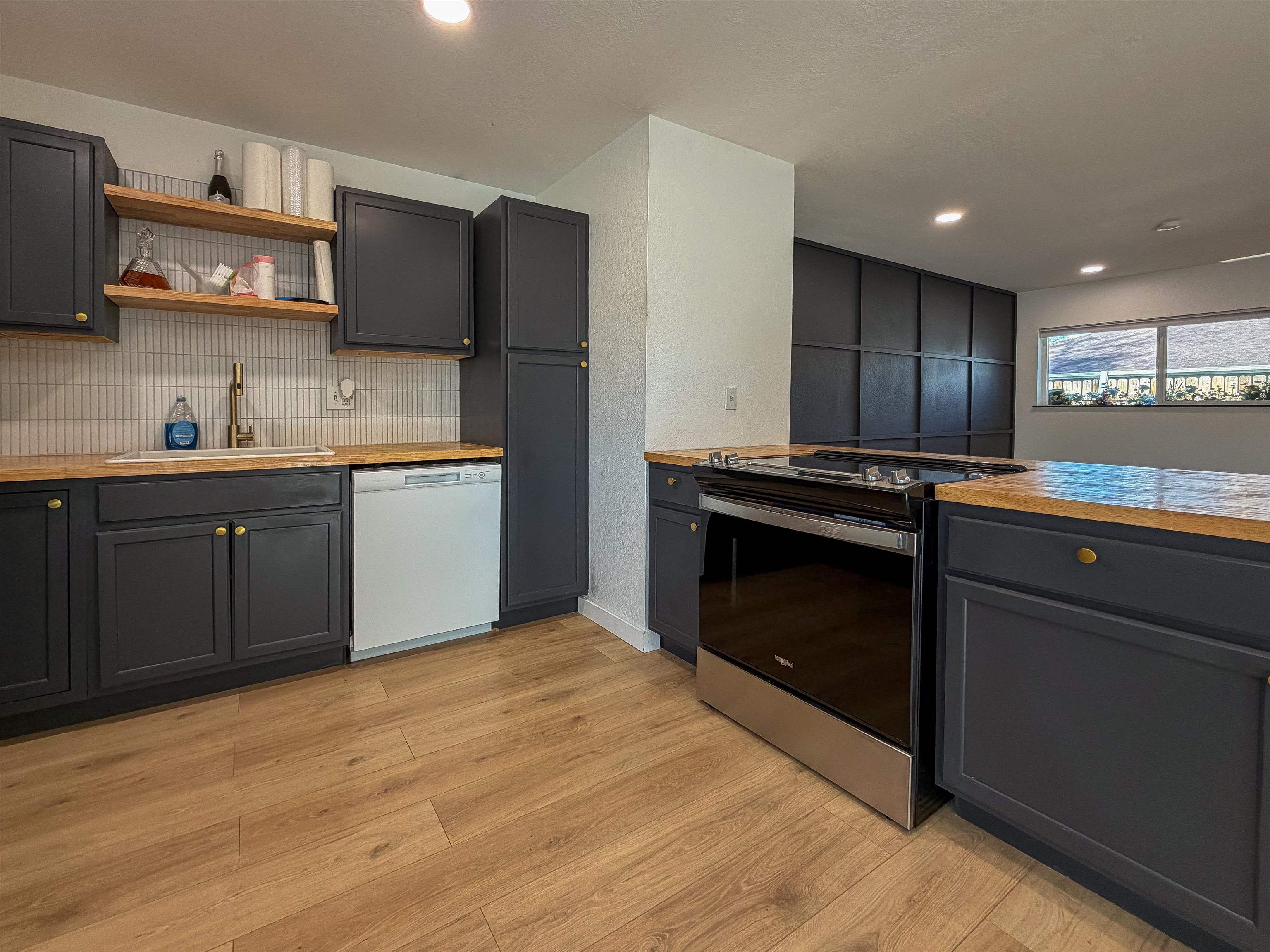 441 E Scenic Drive Unit: A