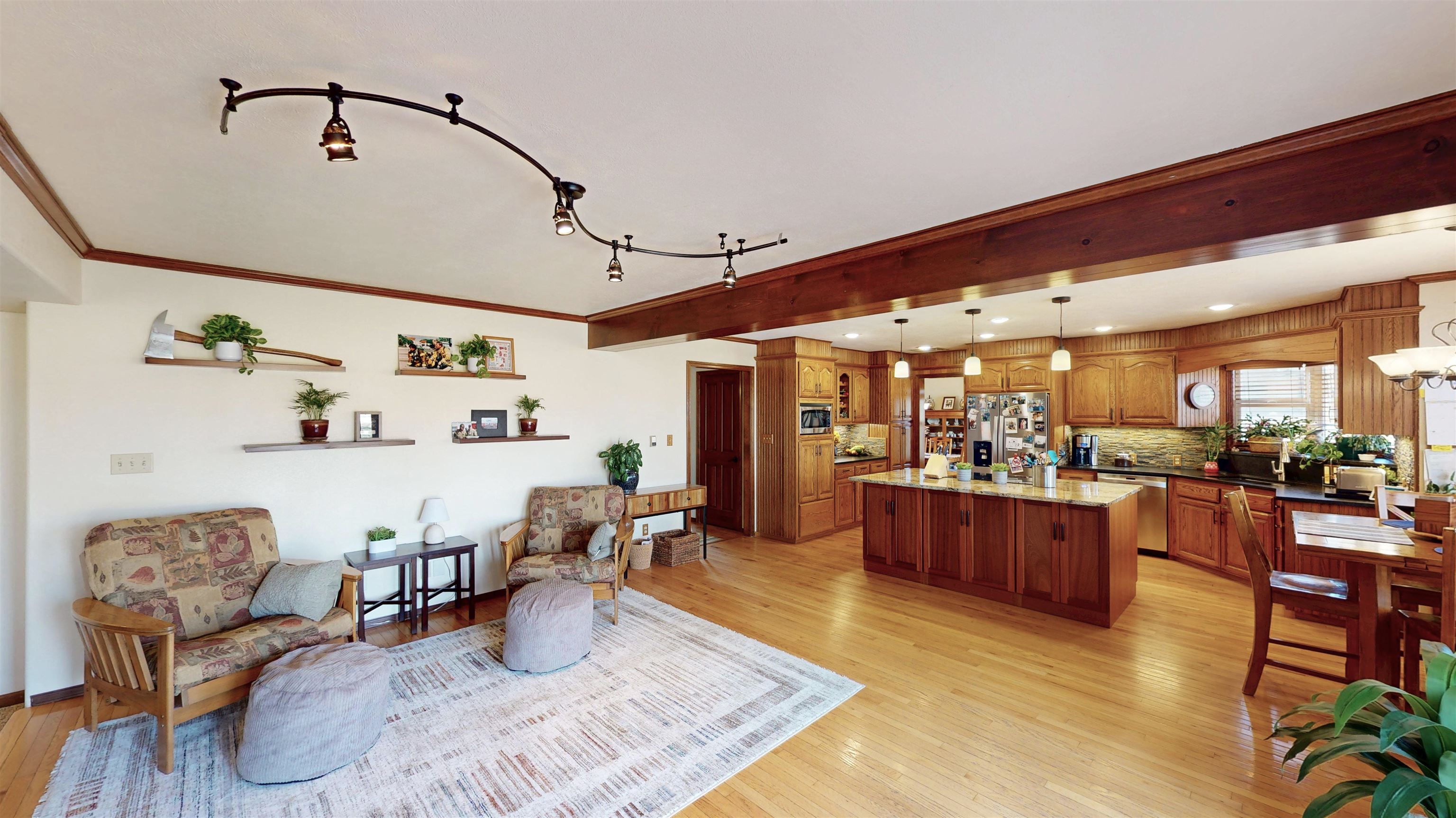 2042 N Surrey Court