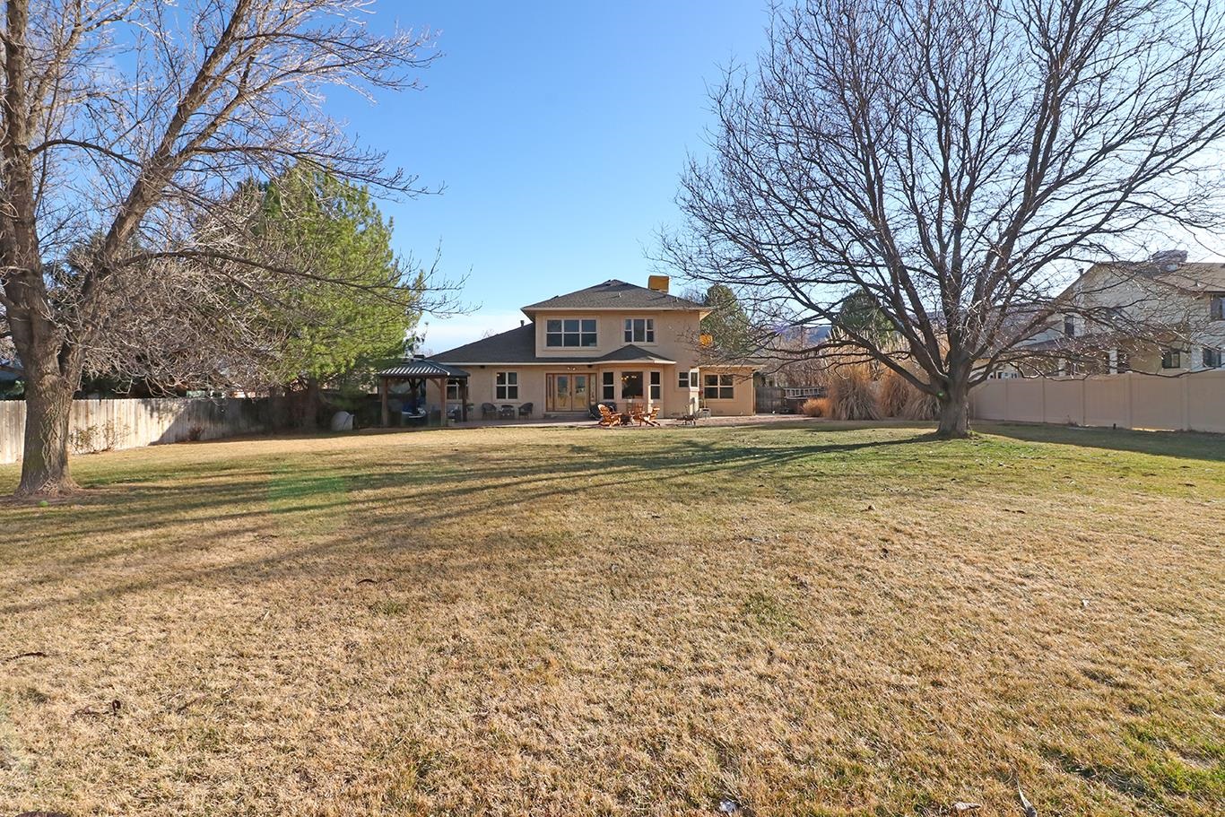 2042 N Surrey Court