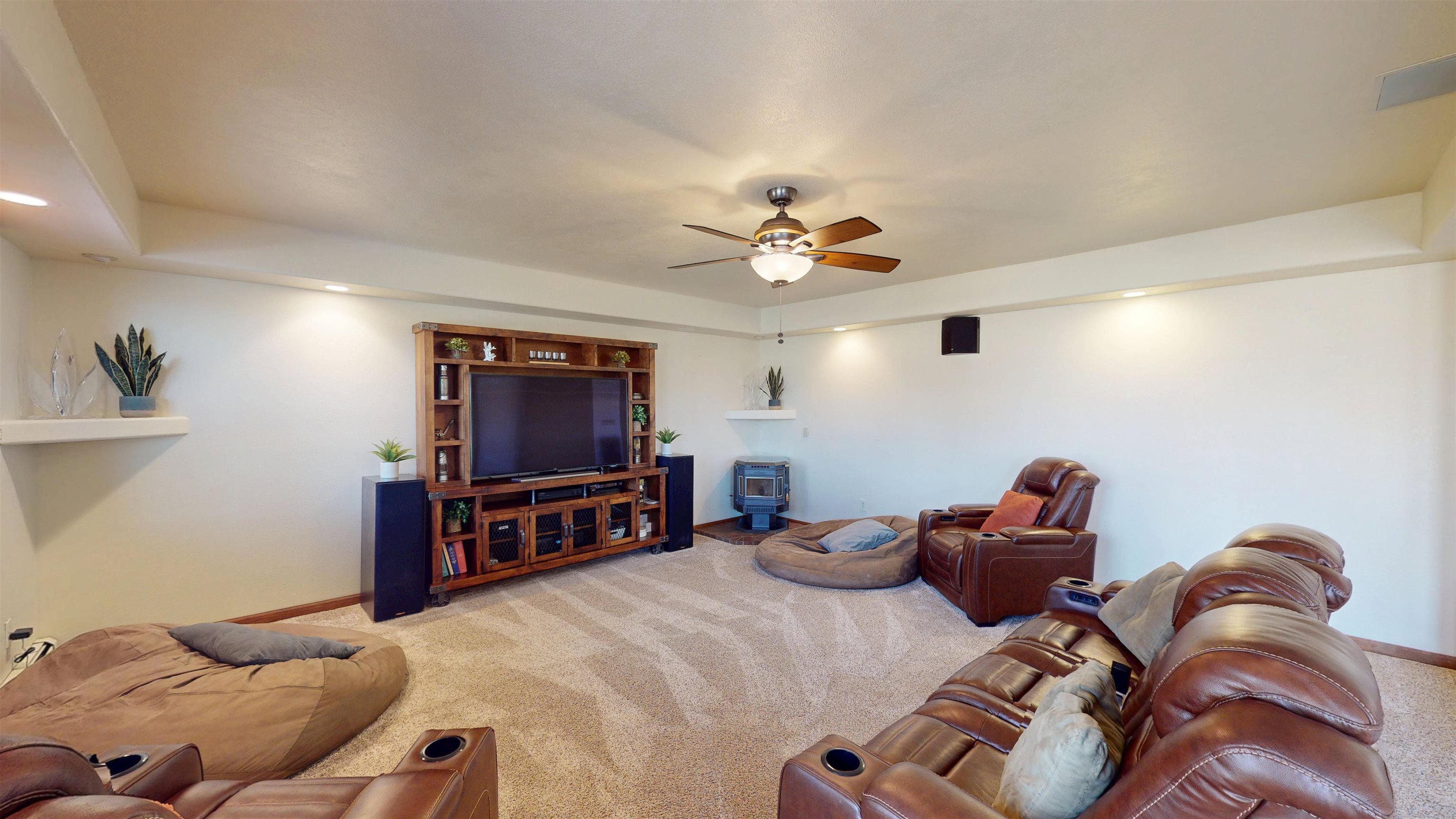 2042 N Surrey Court