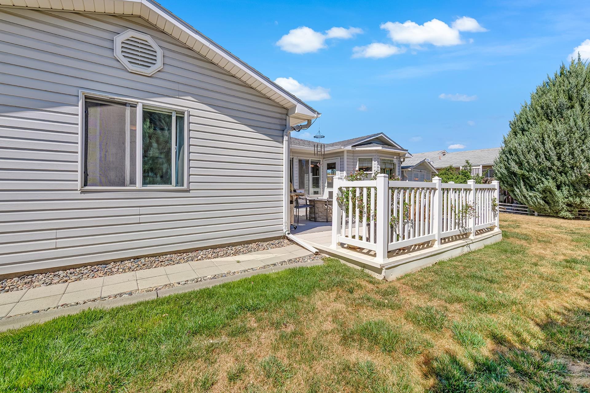 400 E Grove Drive