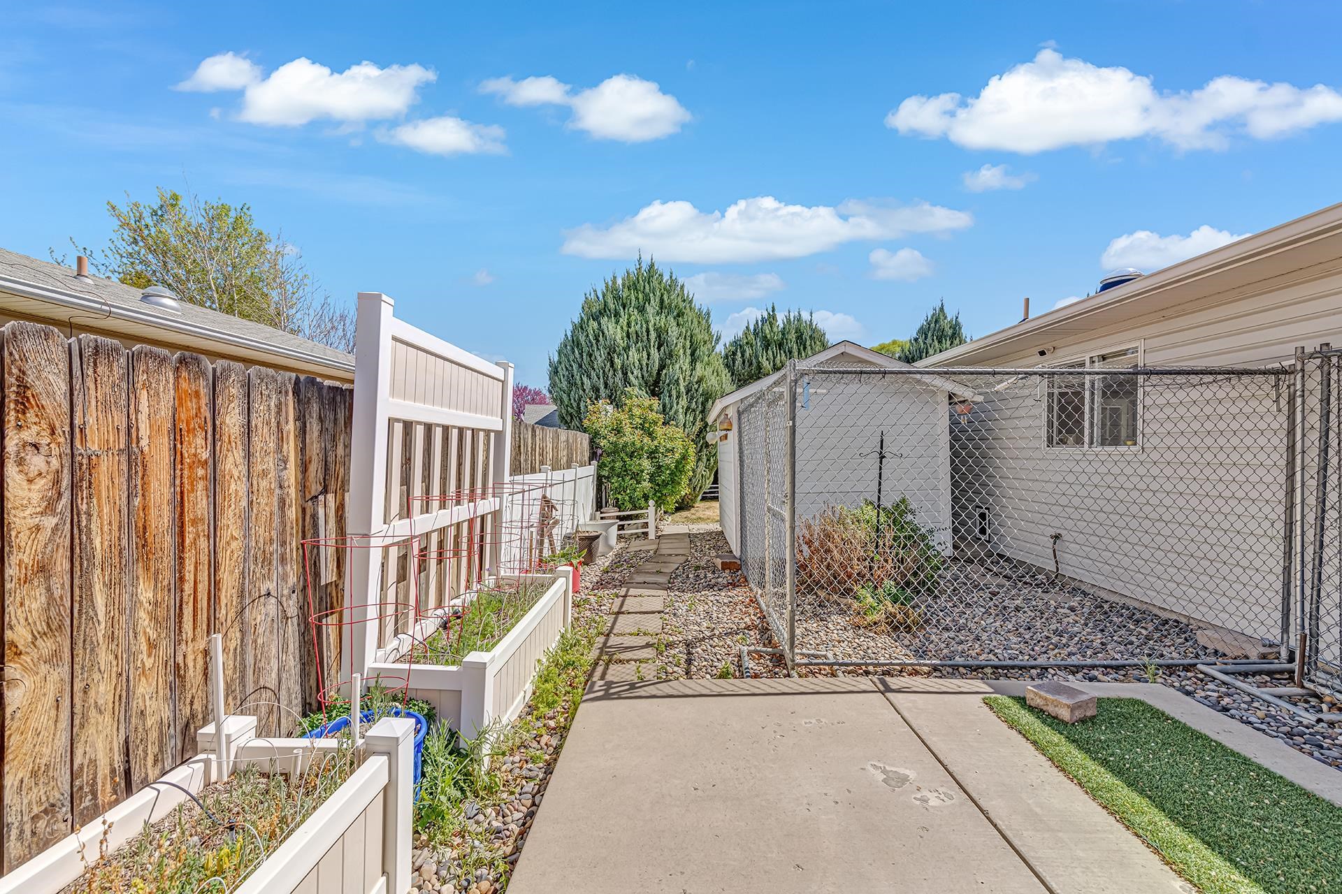 400 E Grove Drive