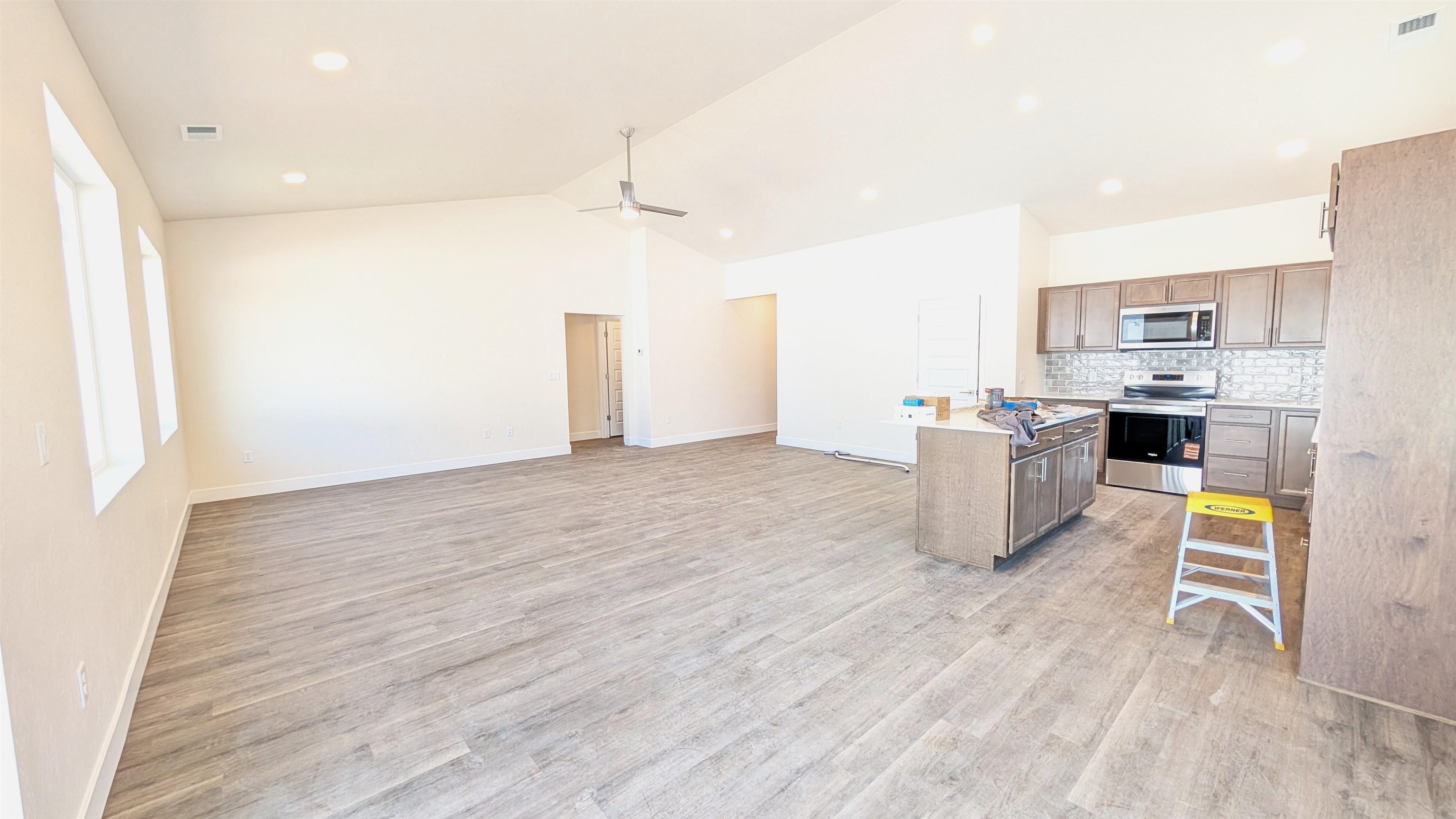 1733 Rusty Rivet Road