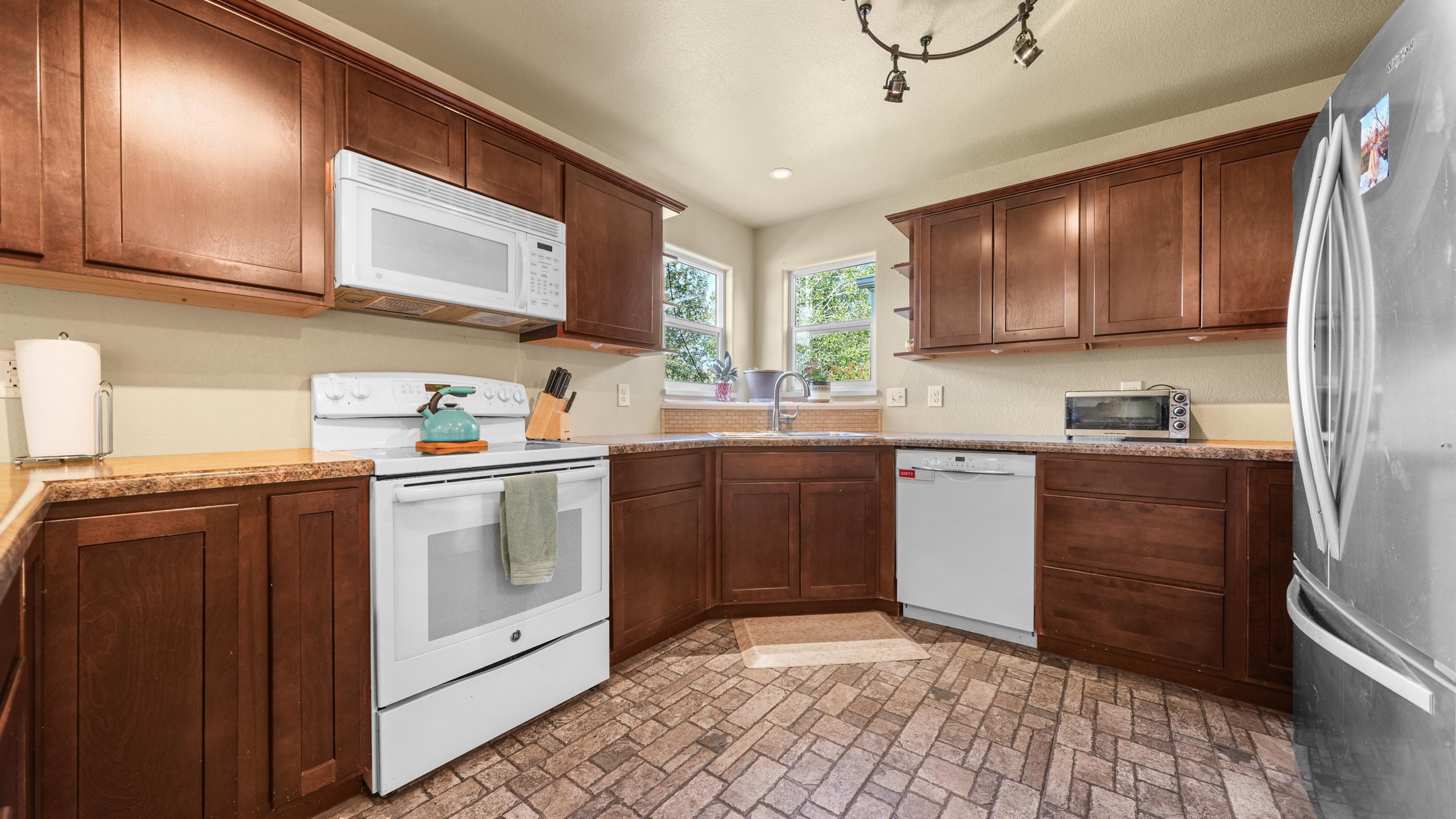 3180 Highview Road