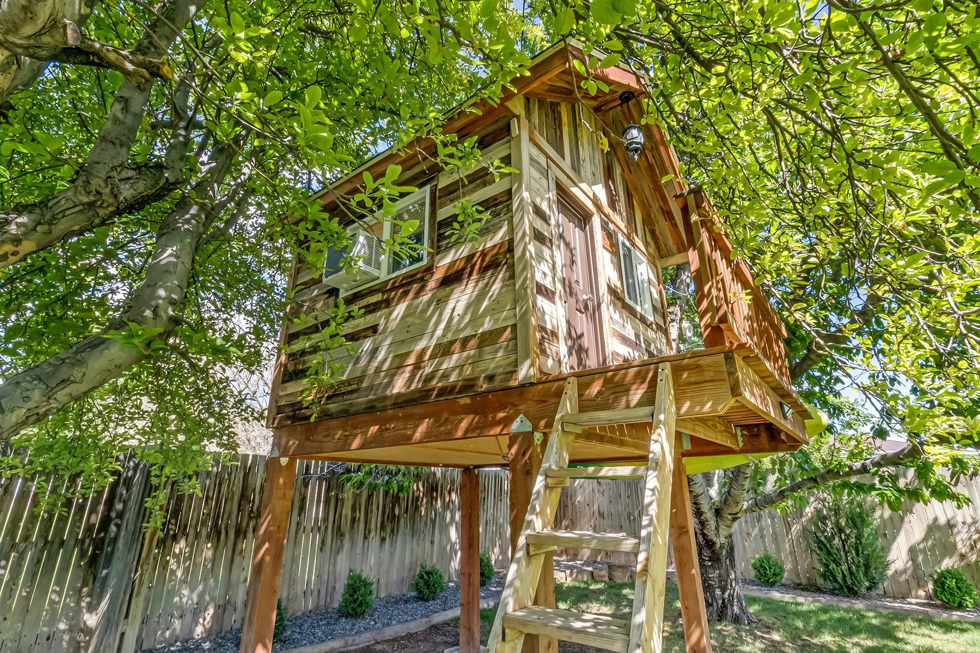 2118 Saguaro Road