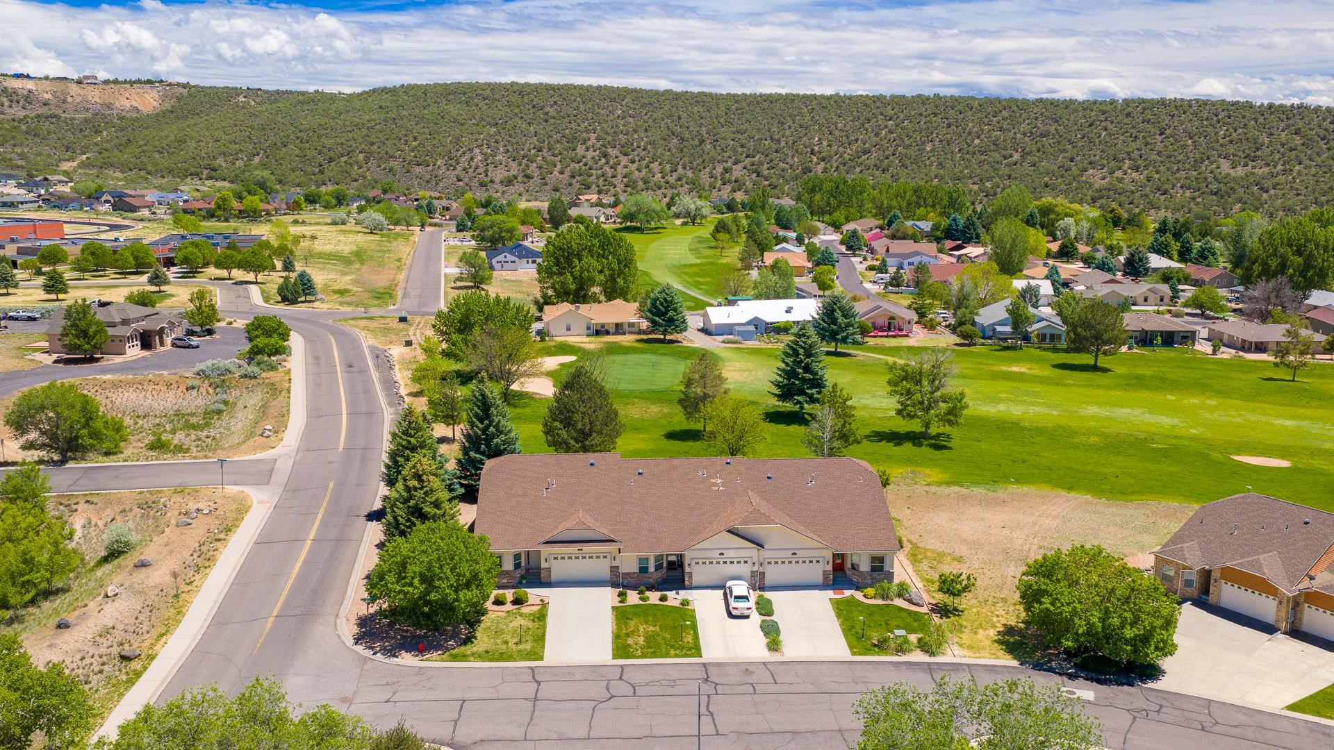 1235 SE Stonebridge Drive