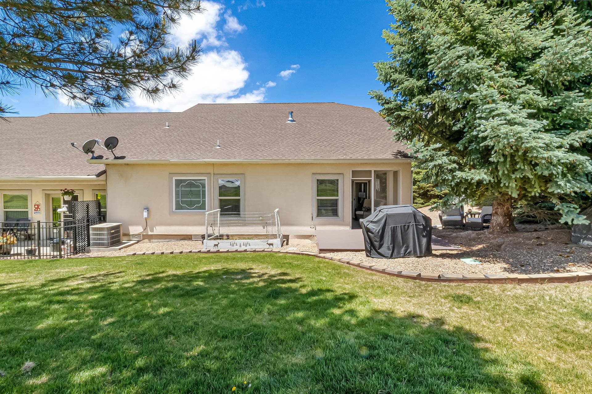 1235 SE Stonebridge Drive