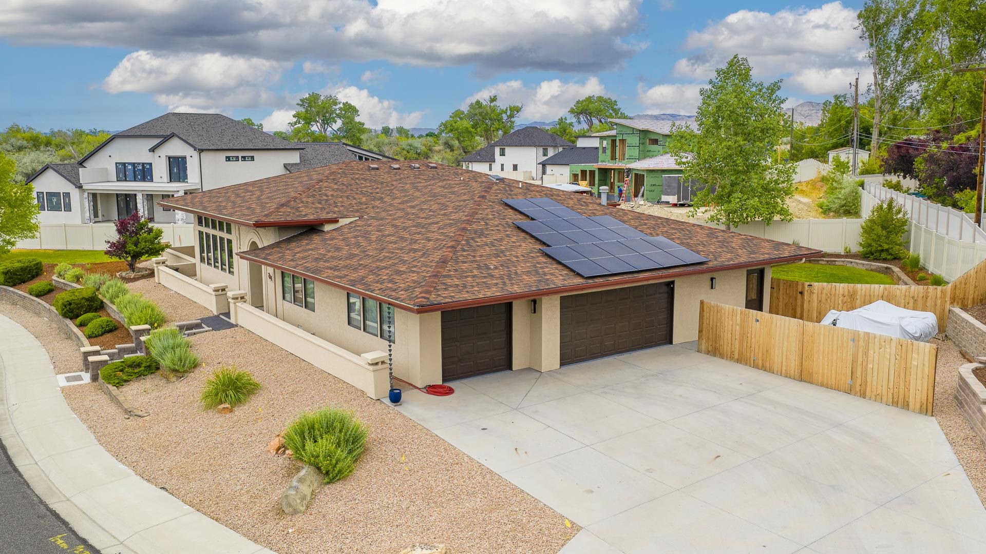 724 Ivanhoe Way