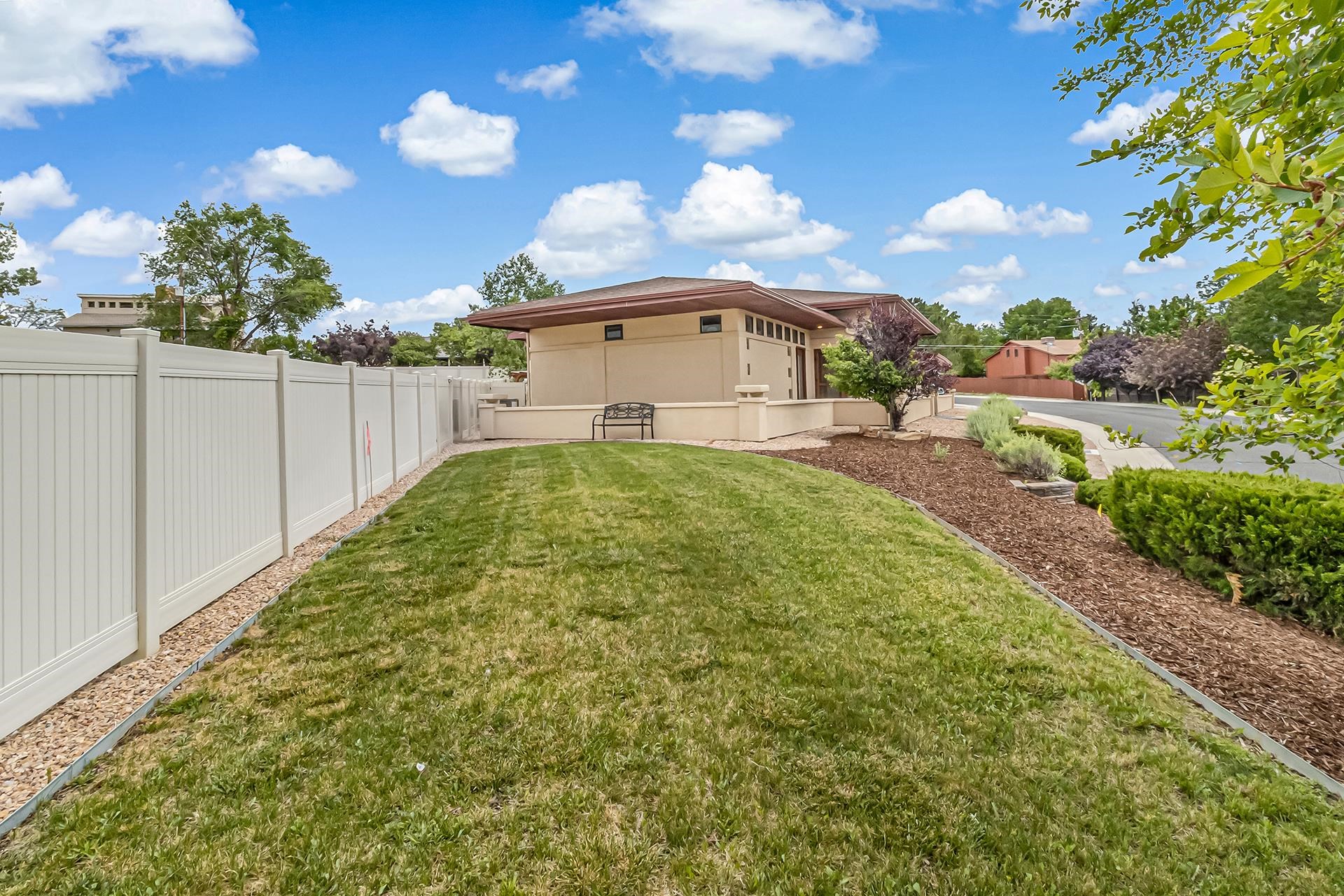 724 Ivanhoe Way