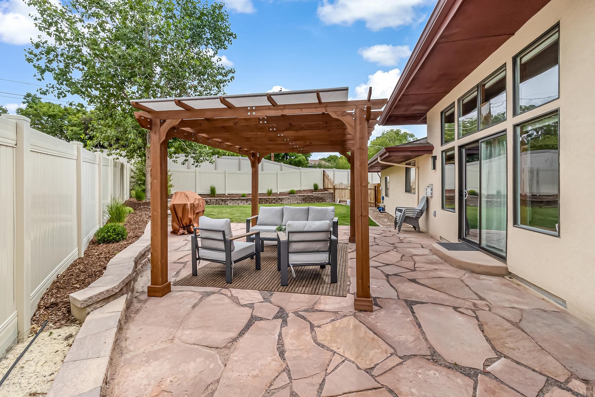 724 Ivanhoe Way