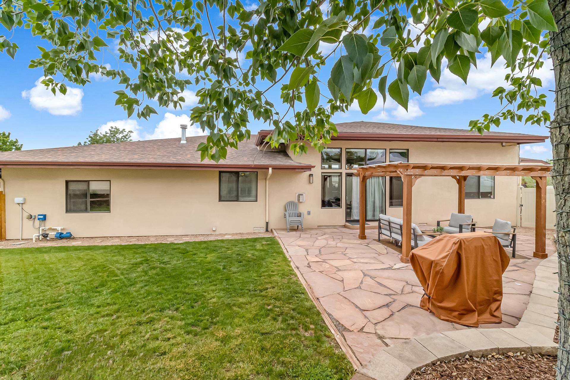 724 Ivanhoe Way
