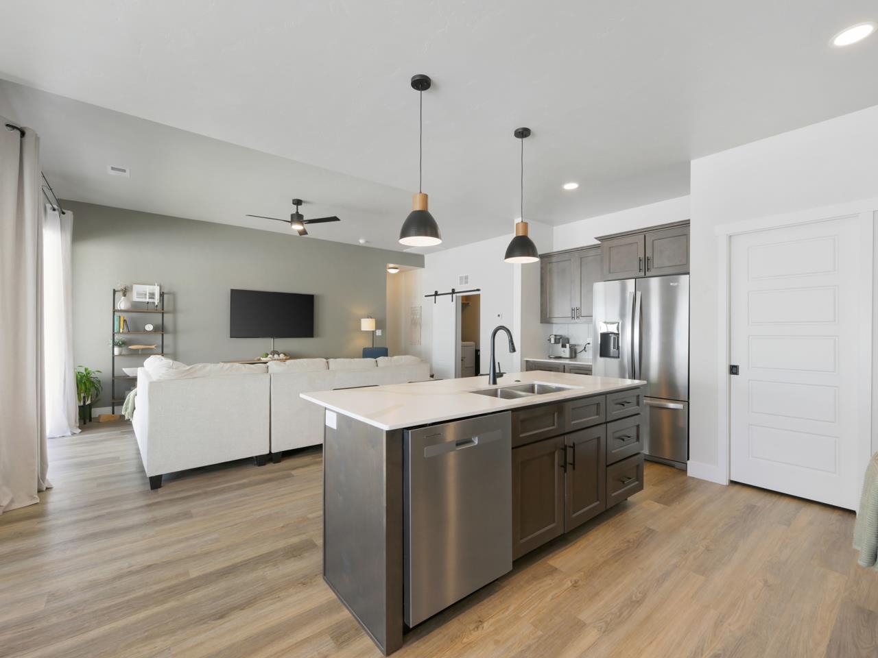 675 McHenry Avenue Unit: B