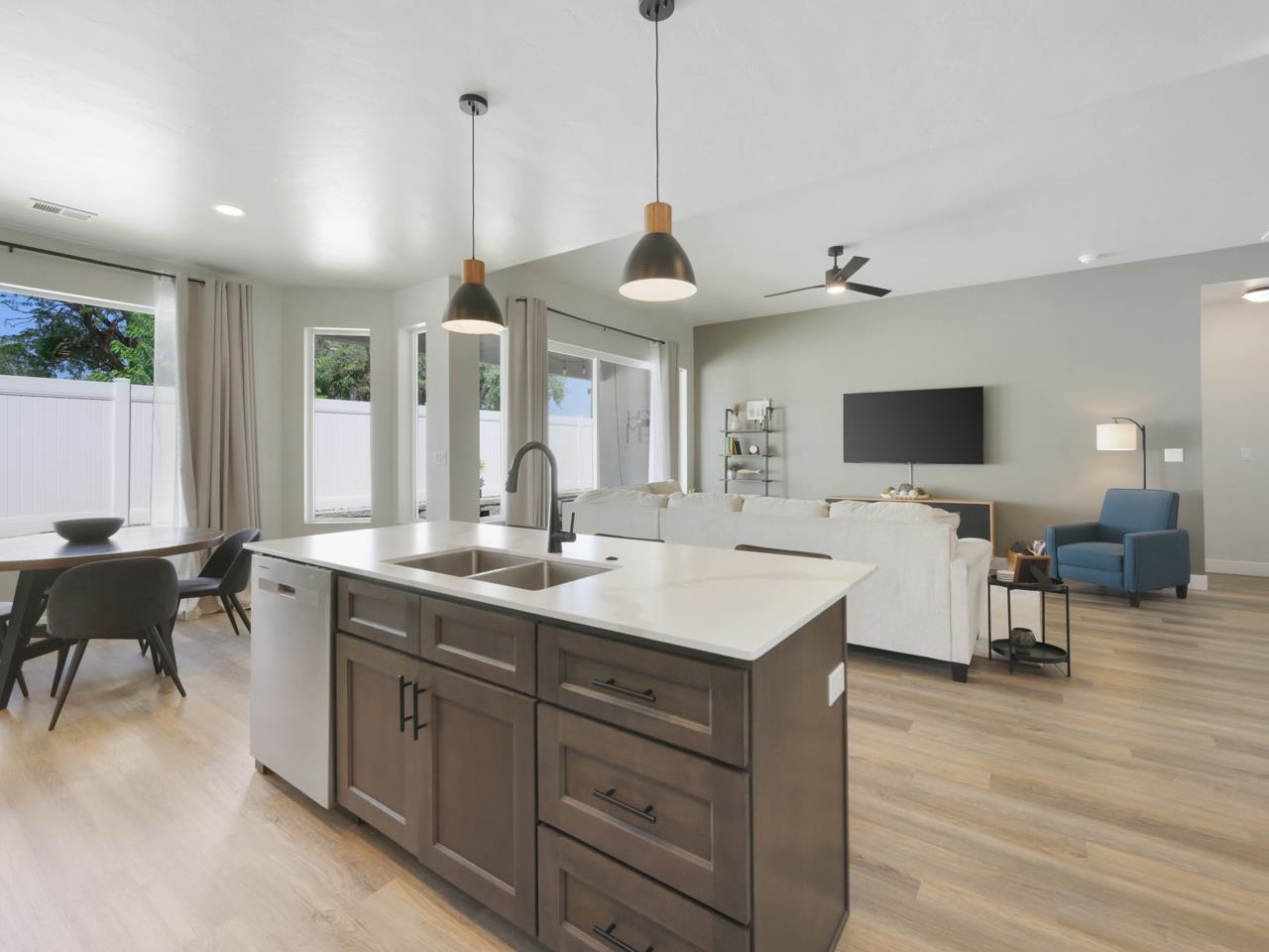 675 McHenry Avenue Unit: B