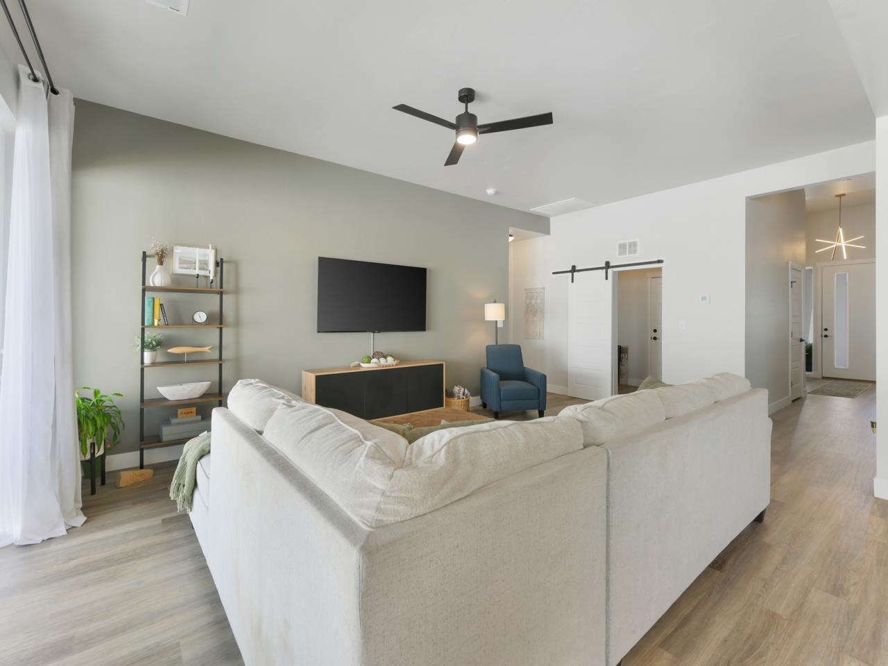 675 McHenry Avenue Unit: B