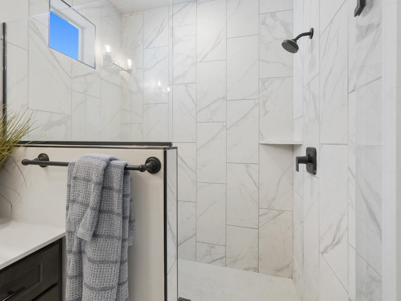 675 McHenry Avenue Unit: B