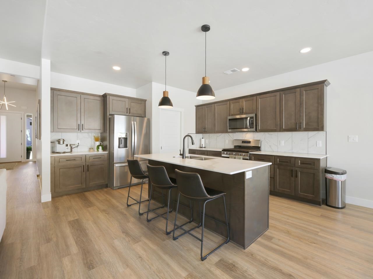 675 McHenry Avenue Unit: B