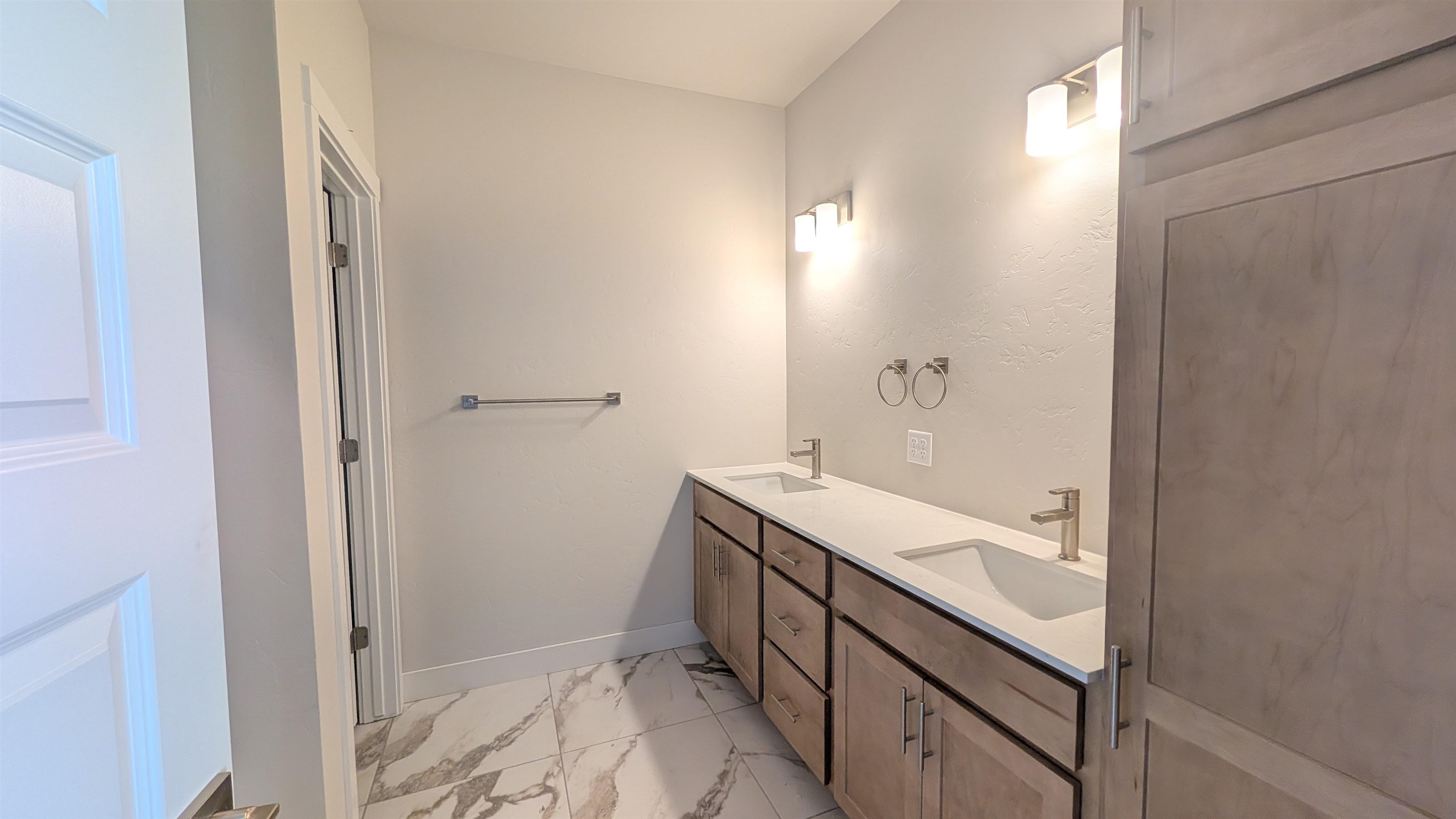 2454 Hamilton Road Unit: B