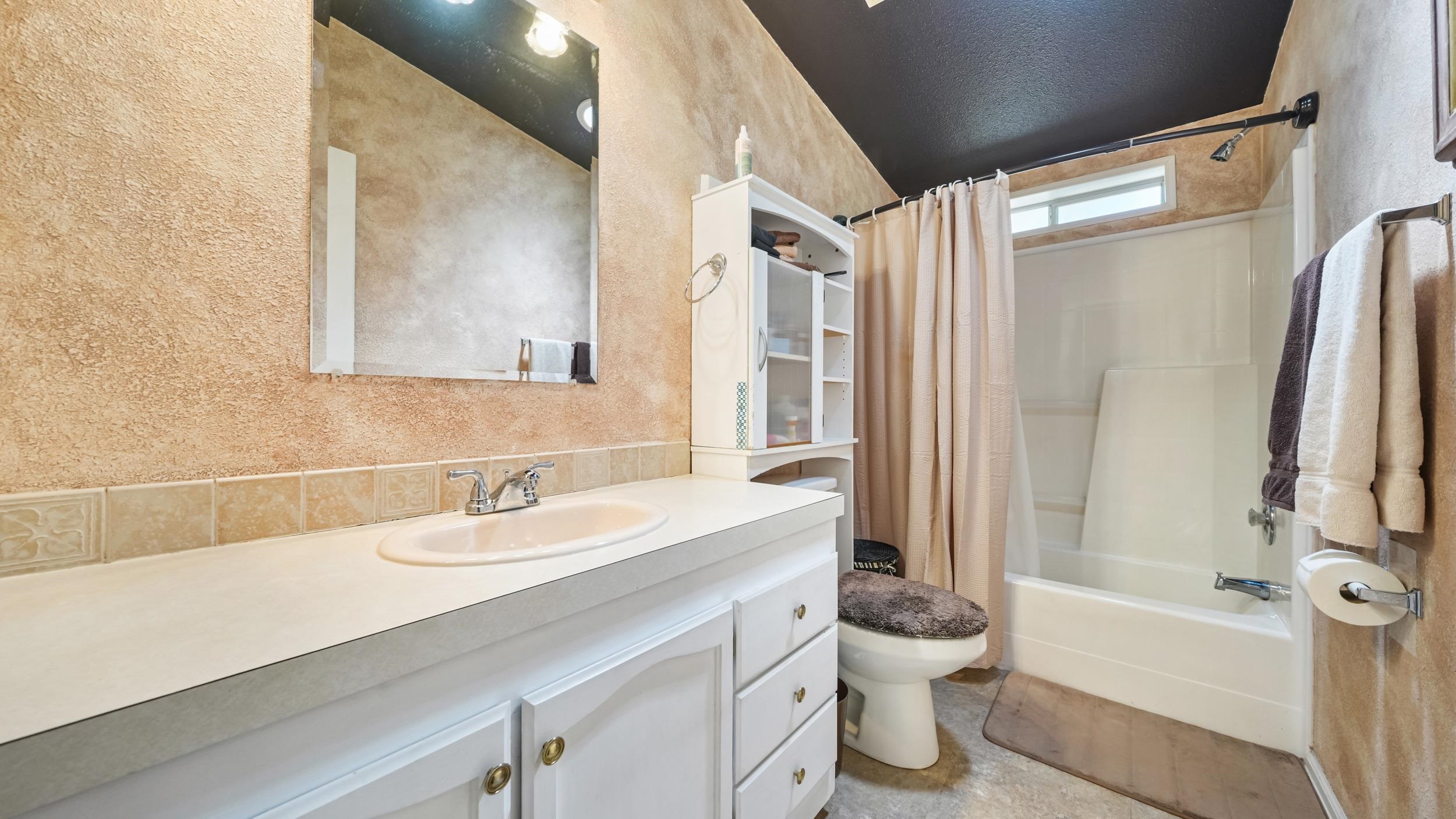 435 32 Road Unit: 608