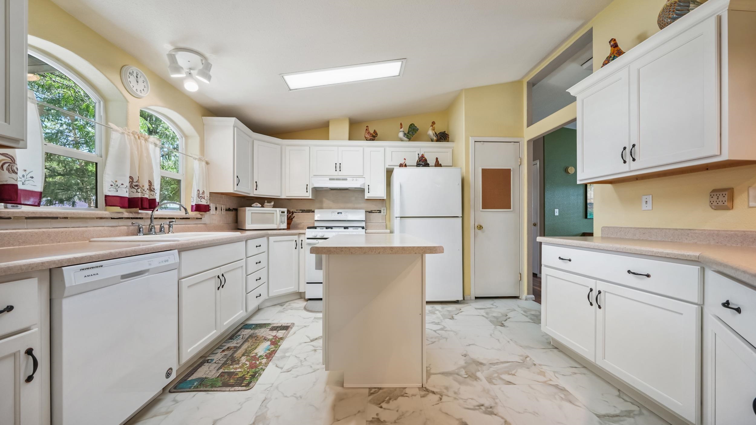 435 32 Road Unit: 608