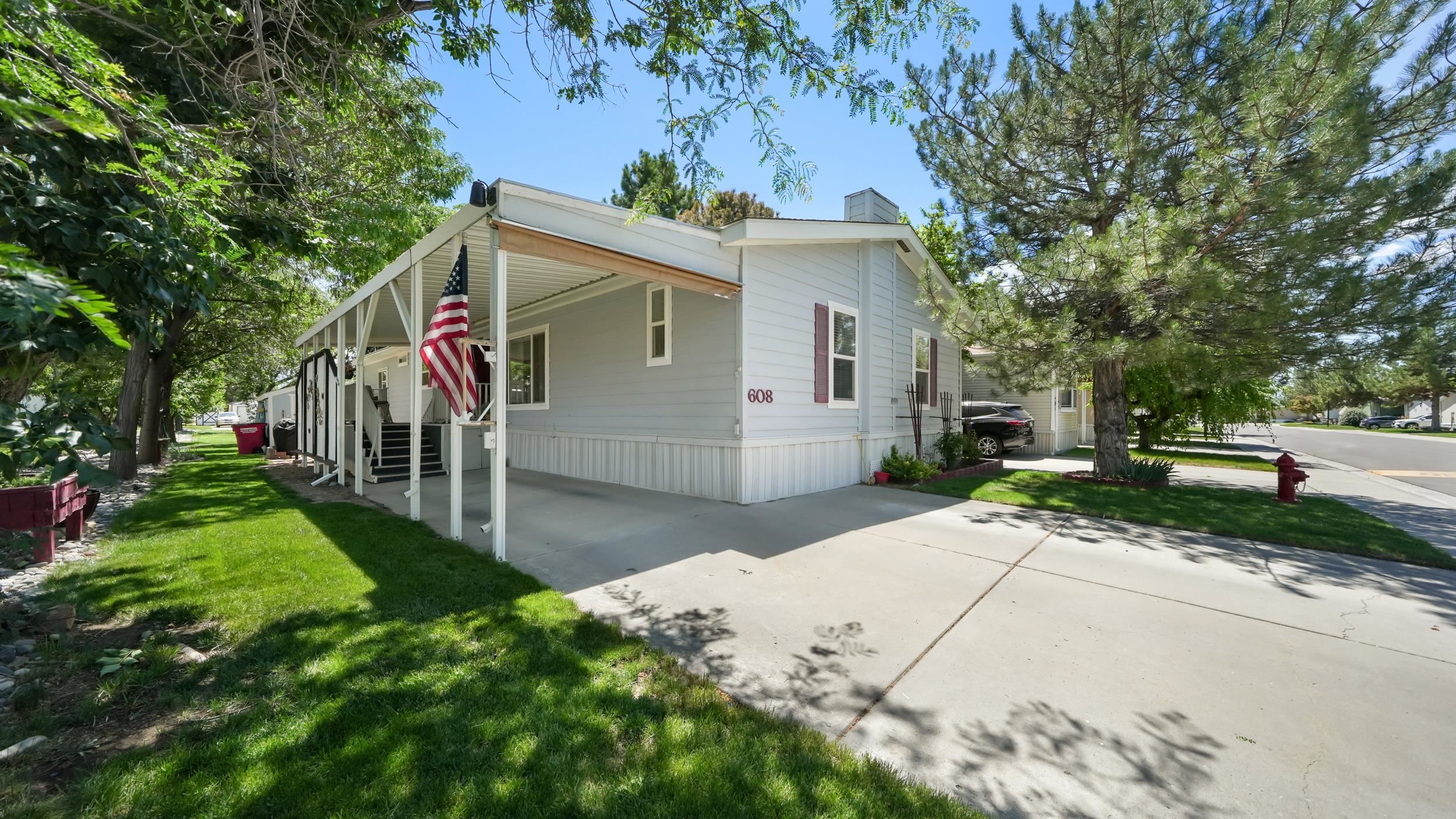 435 32 Road Unit: 608